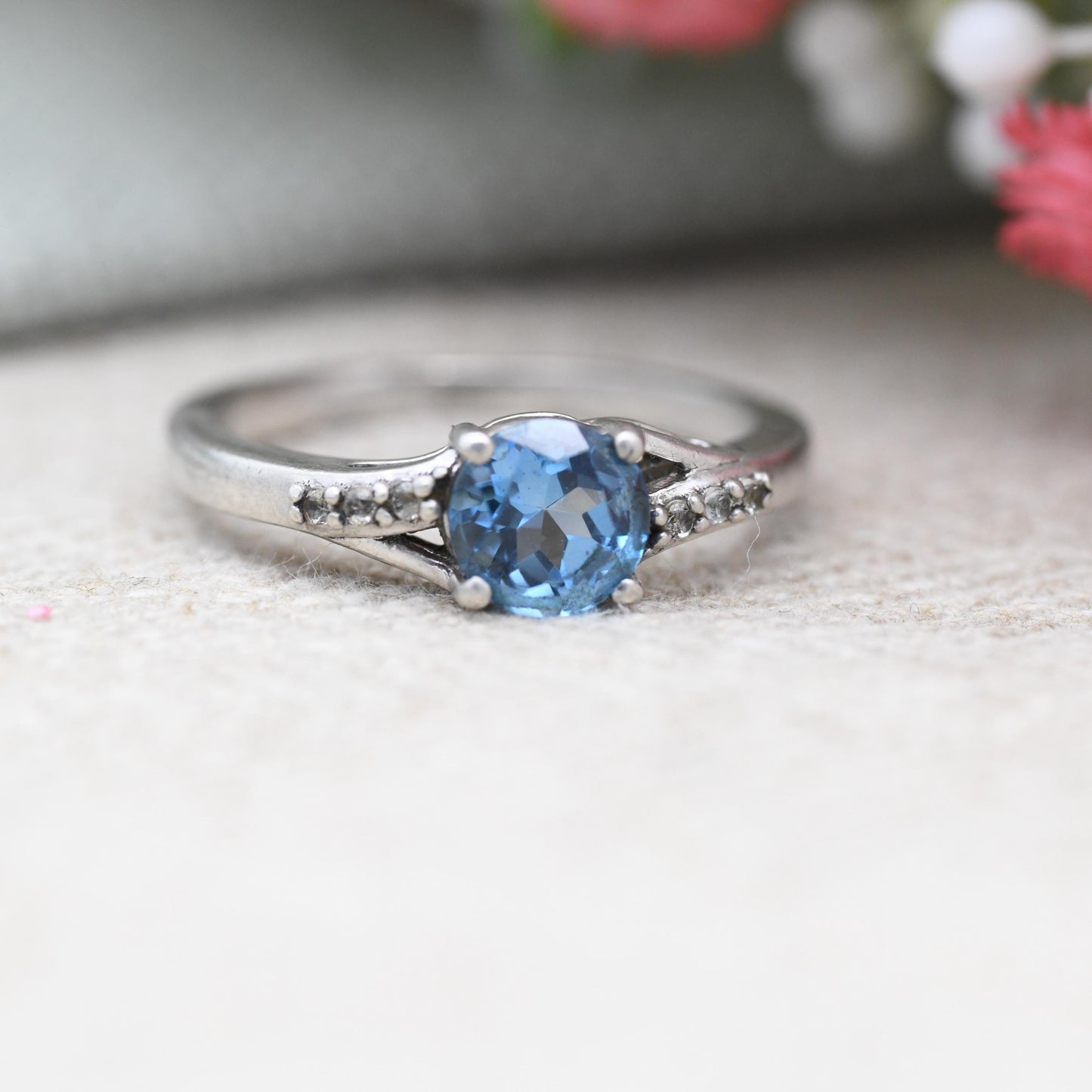 TGGC Sterling Silver Blue Stone Solitaire Ring with Side Stones - Gemstone Statement Ring Gift for Her | UK Size - P 1/2 | US Size - 8