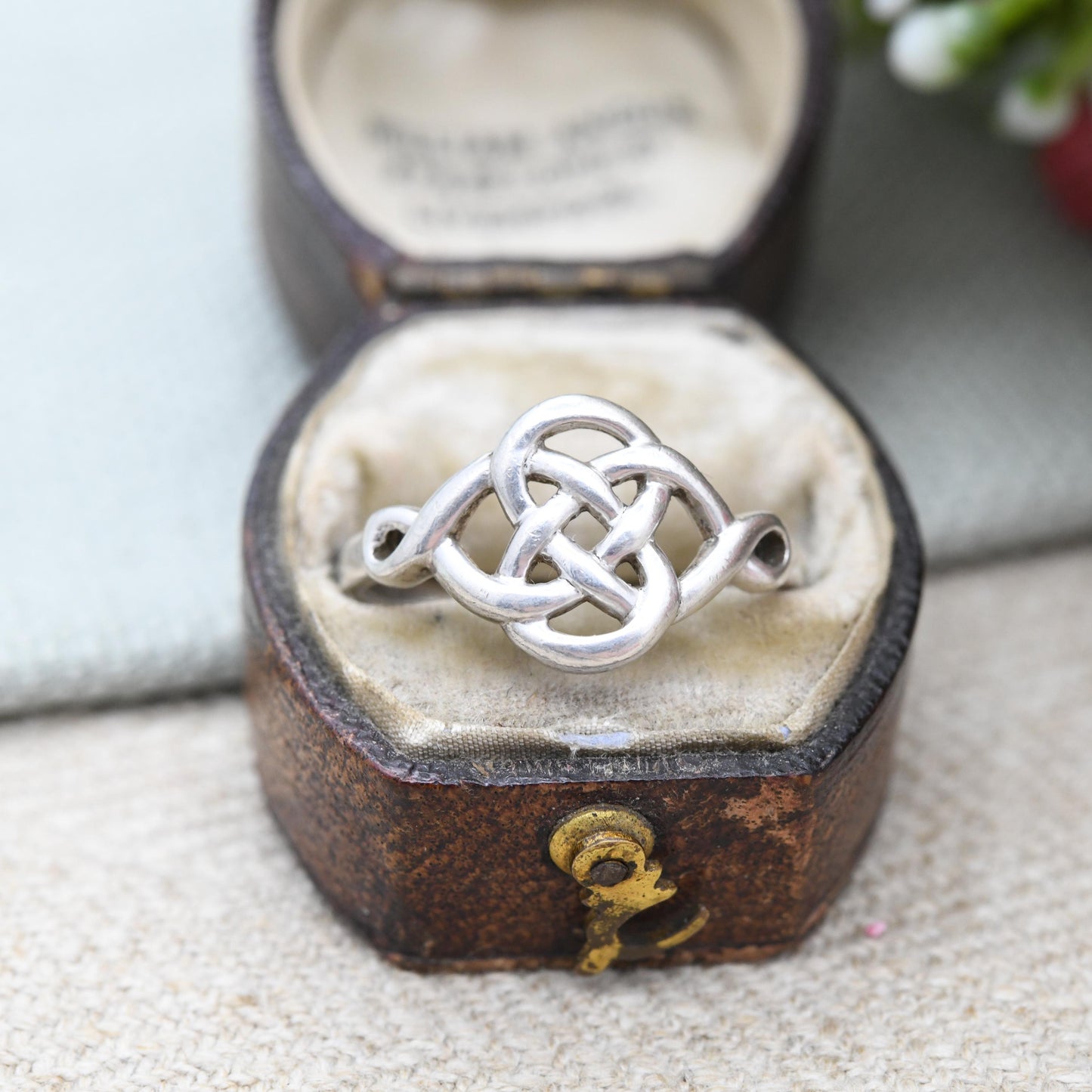 Vintage Sterling Silver Celtic Knot Ring Figure of 8 Shape - Unisex Twisted Design | UK Size - P 1/2 | US Size - 7 3/4