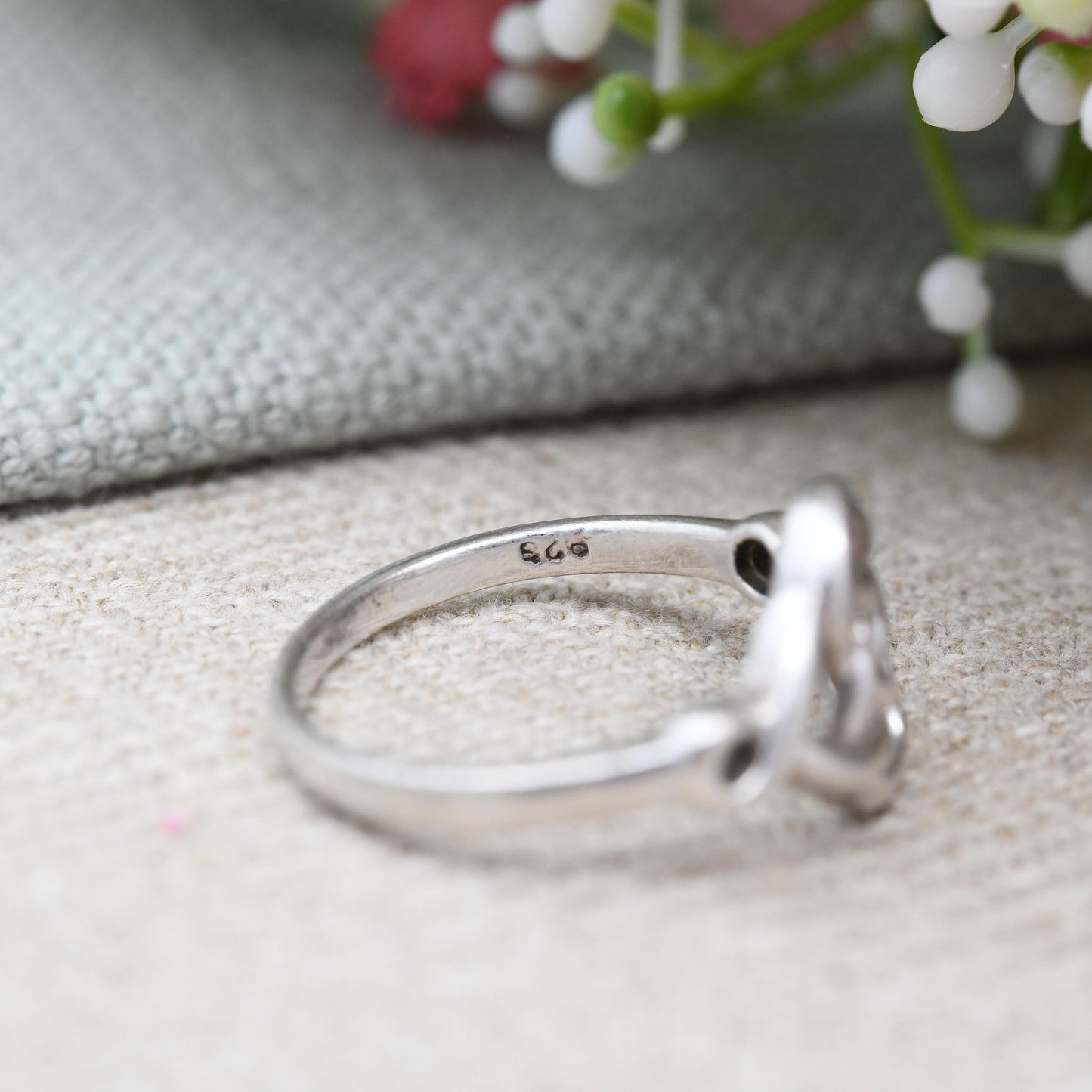 Vintage Sterling Silver Celtic Knot Ring Figure of 8 Shape - Unisex Twisted Design | UK Size - P 1/2 | US Size - 7 3/4