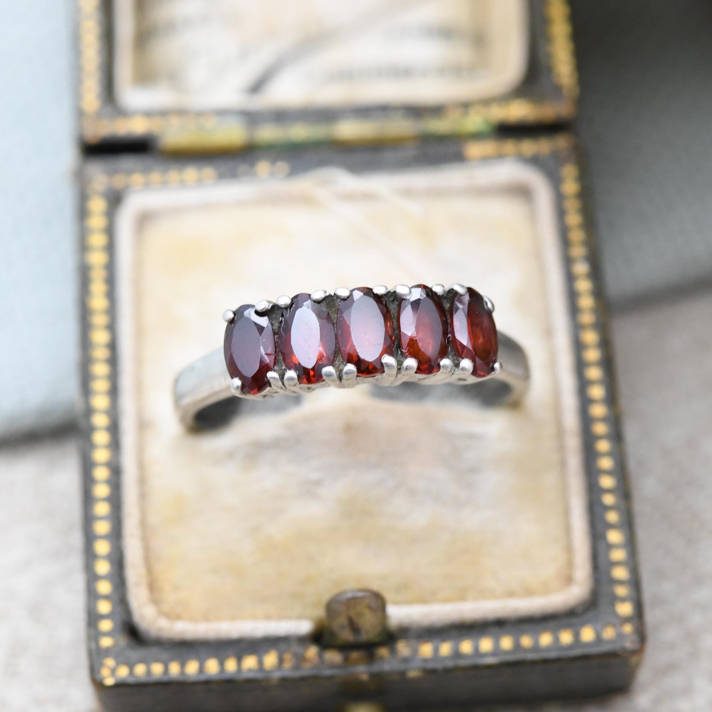 TGGC Sterling Silver Garnet Five Stone Ring - Pretty Mid-Century Statement Red Gemstone Cocktail Ring | UK Size - Q | US Size - 8