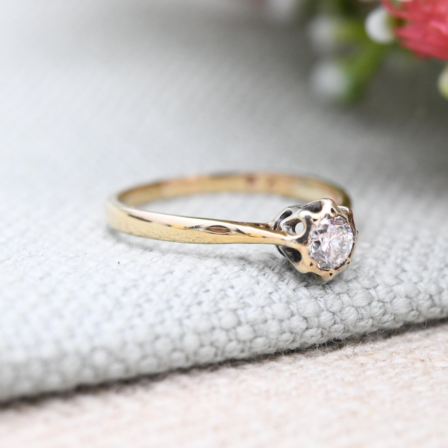 Vintage 9ct Gold Diamond Solitaire Ring 25 Points 0.25ct - Traditional Yellow Gold Engagement Ring Cathedral | UK Size - N | US Size - 6 3/4