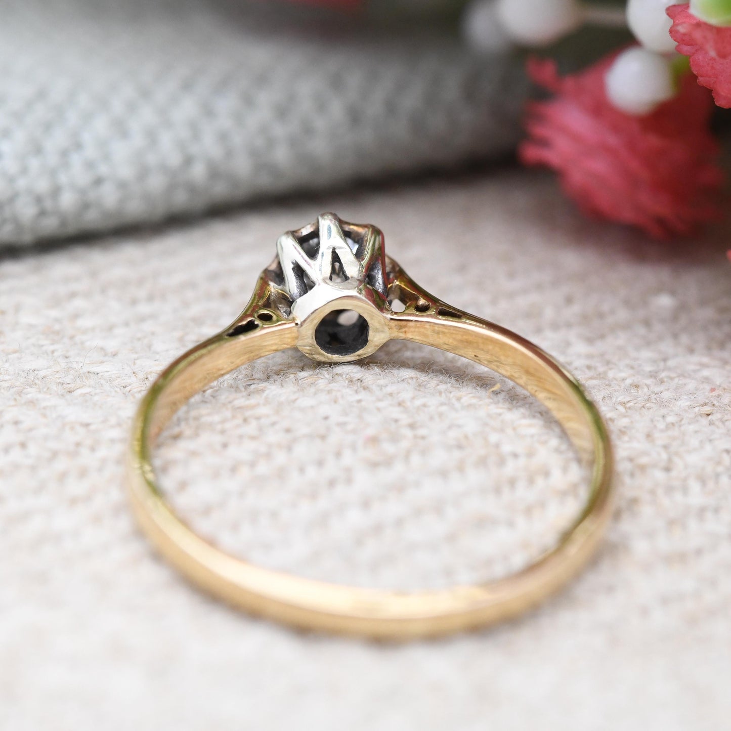 Vintage 9ct Gold Diamond Solitaire Ring 25 Points 0.25ct - Traditional Yellow Gold Engagement Ring Cathedral | UK Size - N | US Size - 6 3/4
