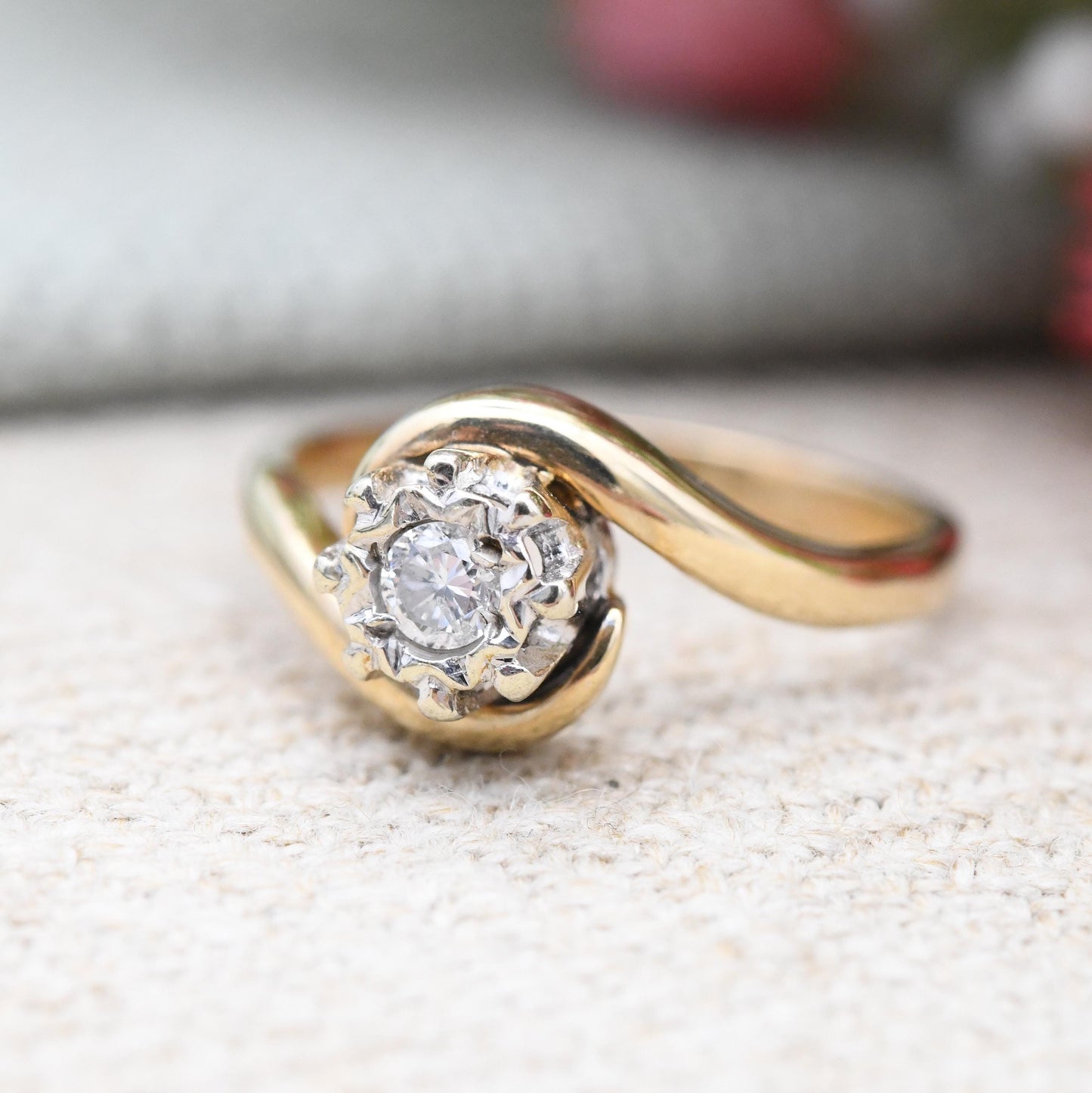 Vintage 9ct Gold Diamond Solitaire Ring 10 Points 0.10ct - Minimal Twist Design Yellow Gold Engagement Ring | UK Size - K | US Size - 5 1/4