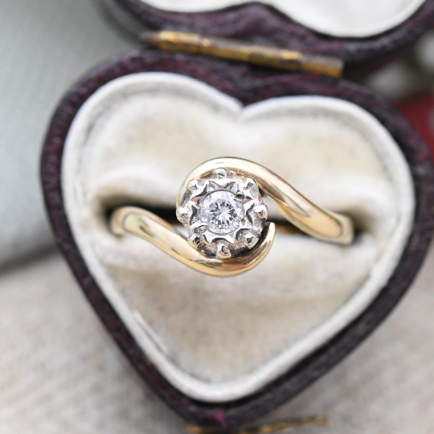 Vintage 9ct Gold Diamond Solitaire Ring 10 Points 0.10ct - Minimal Twist Design Yellow Gold Engagement Ring | UK Size - K | US Size - 5 1/4