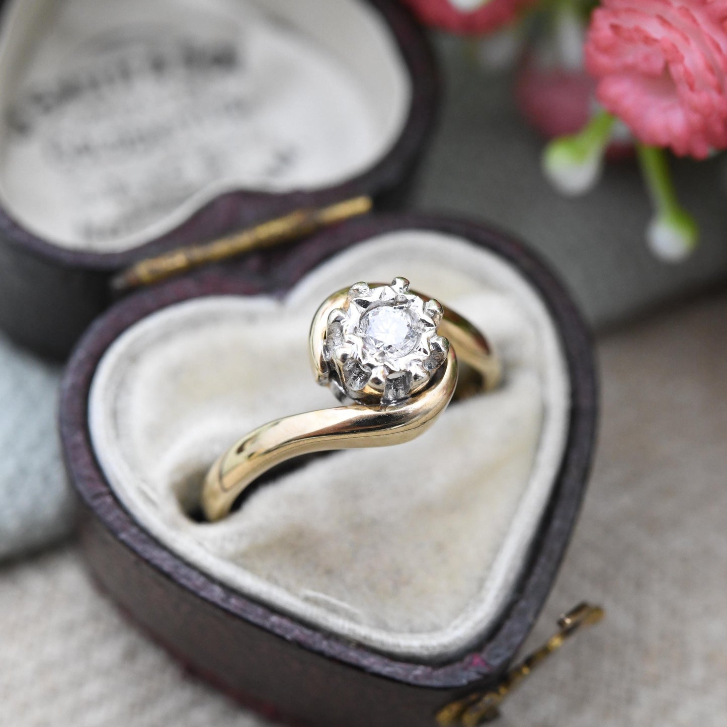 Vintage 9ct Gold Diamond Solitaire Ring 10 Points 0.10ct - Minimal Twist Design Yellow Gold Engagement Ring | UK Size - K | US Size - 5 1/4
