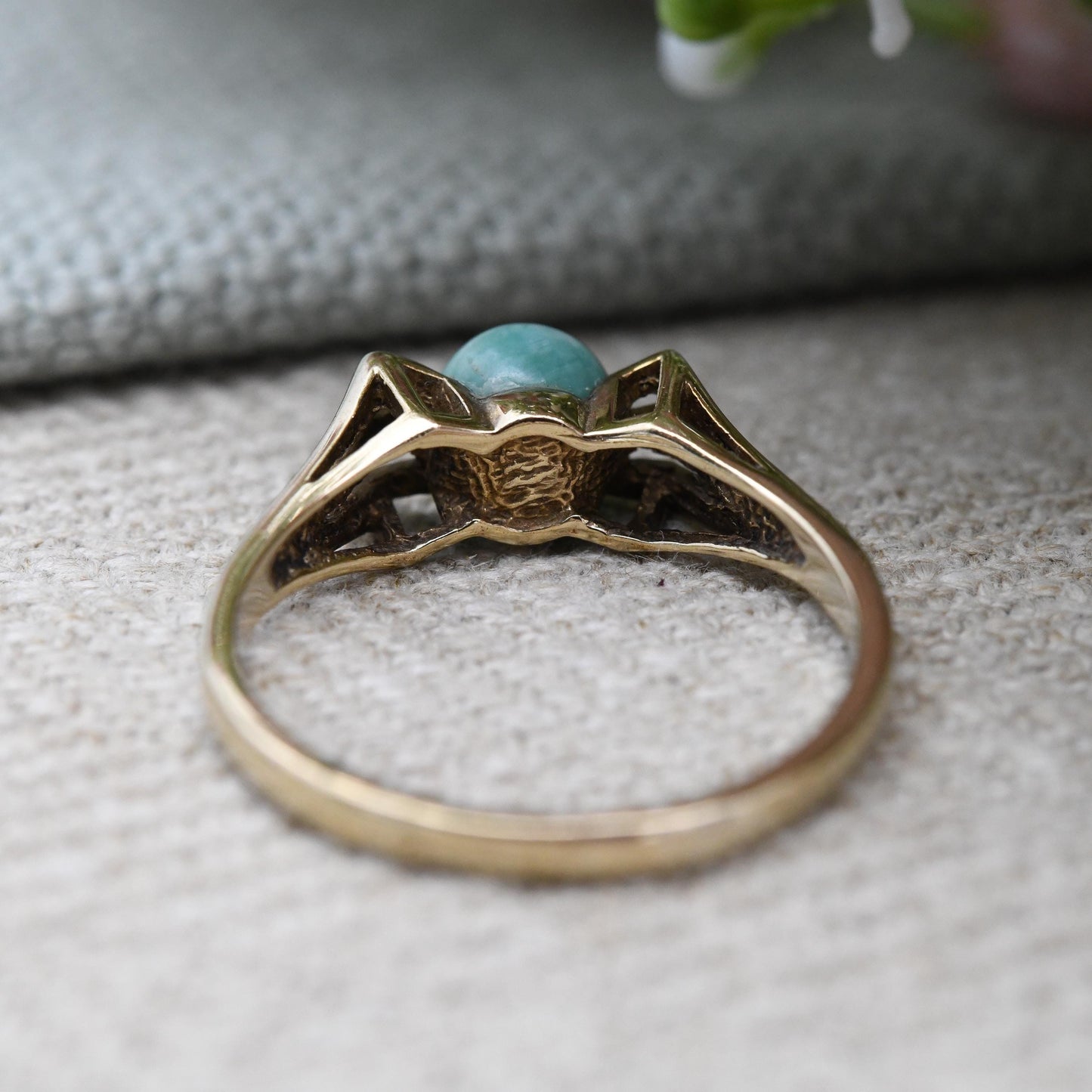 Vintage 9ct Gold Larimar Ring 1976 - Art Deco Shape Statement Solitaire Sphere | Stylish 1970s Jewellery | UK Size - O | US Size - 7 1/4