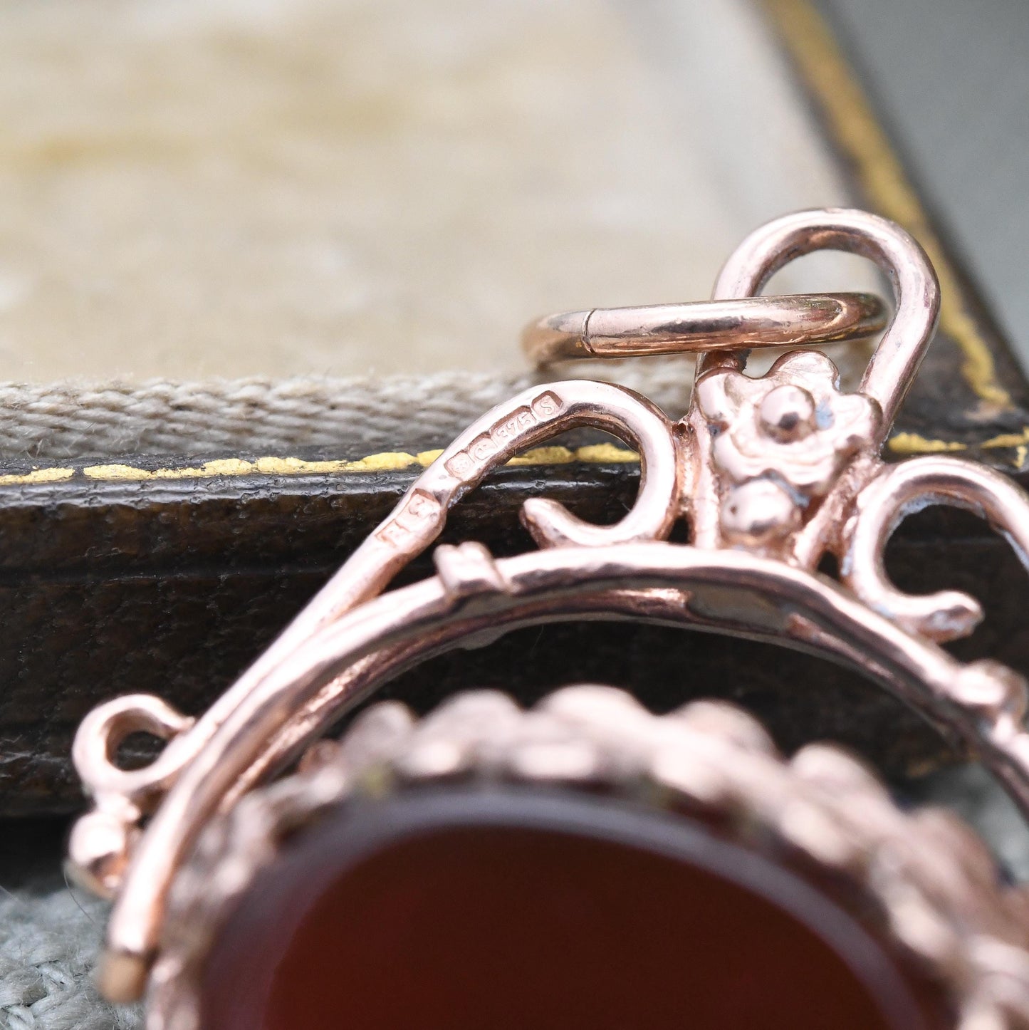 Vintage 9ct Rose Gold Spinner Fob 1992 Carnelian Onyx - Gemstone Watch Fob Pendant Antique Style Pretty Unusual Stone Flower Fob Charm