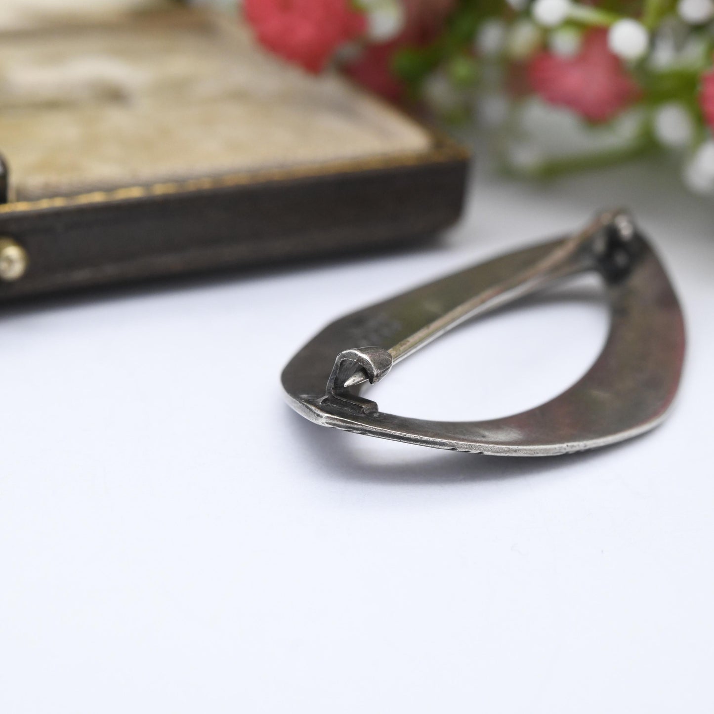 Vintage William Kerr & Co Sterling Silver Brooch Pointed Oval - Lines and Crosses Textured Design | Collectable American Designer Jewellery