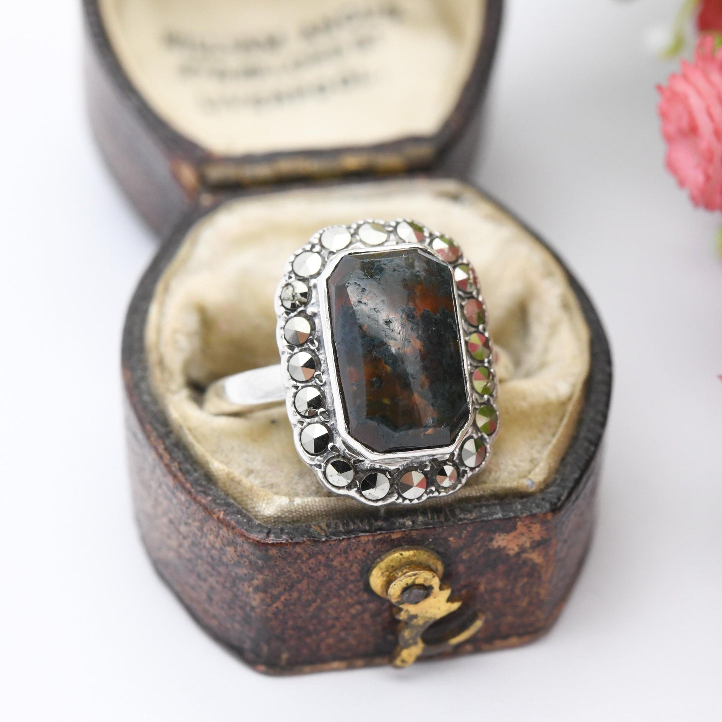 Vintage Sterling Silver Moss Agate Ring with Marcasite Border - True Vintage Art Deco Style Cocktail 1940s | UK Size - M | US Size - 6 1/4