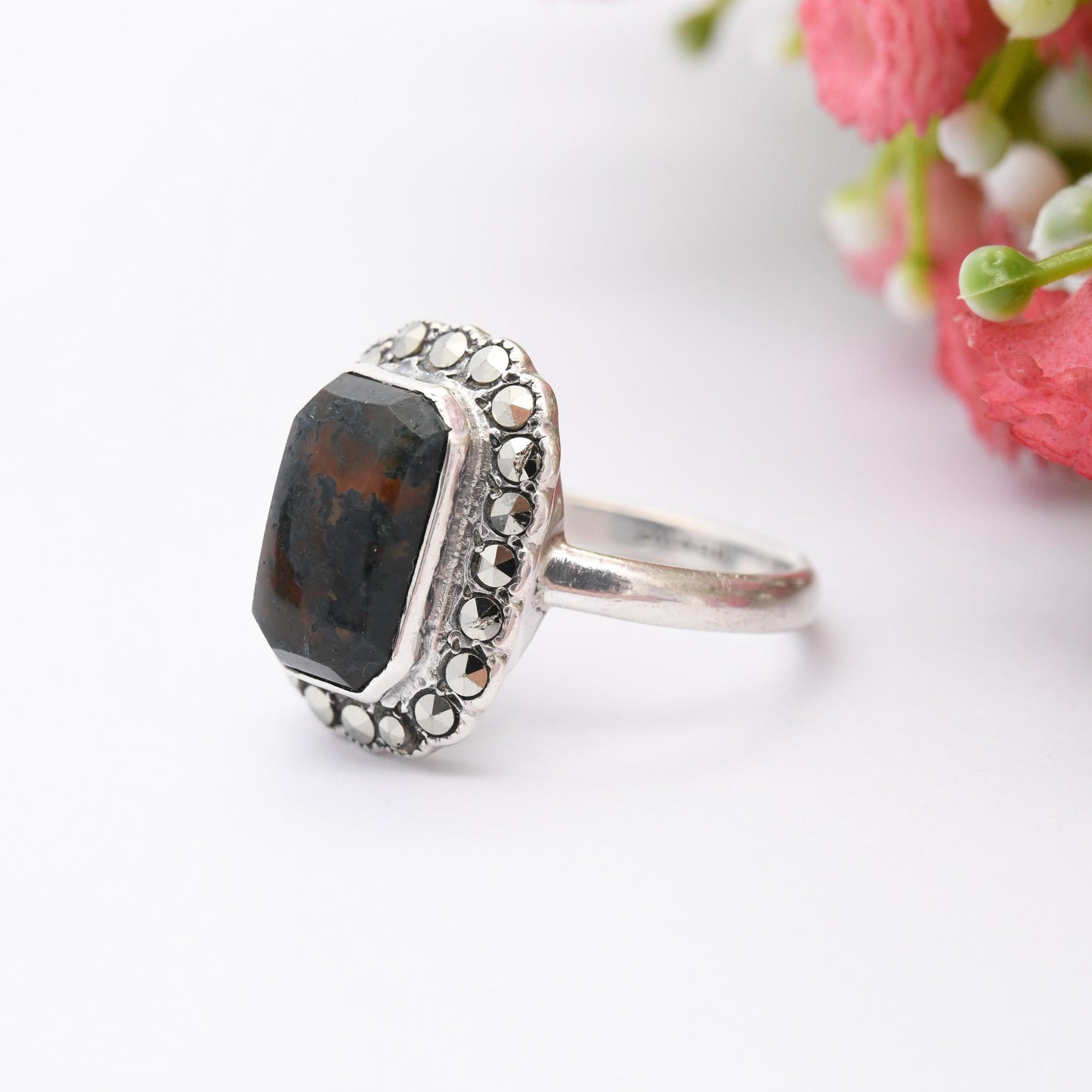 Vintage Sterling Silver Moss Agate Ring with Marcasite Border - True Vintage Art Deco Style Cocktail 1940s | UK Size - M | US Size - 6 1/4