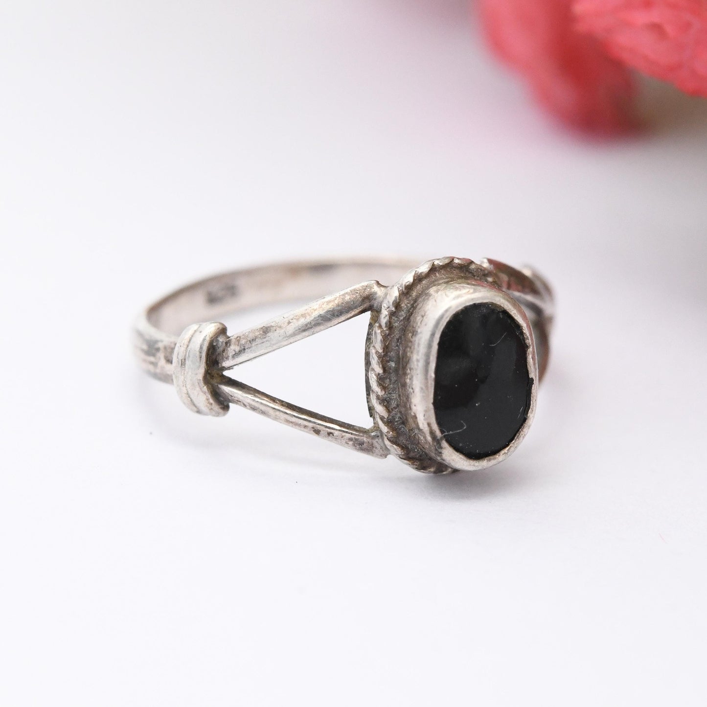 Vintage Sterling Silver Onyx Ring with Rope Twist - Mini Black Gemstone Jewellery Midi Ring Cute Small Size | UK Size - D | US Size - 1 3/4