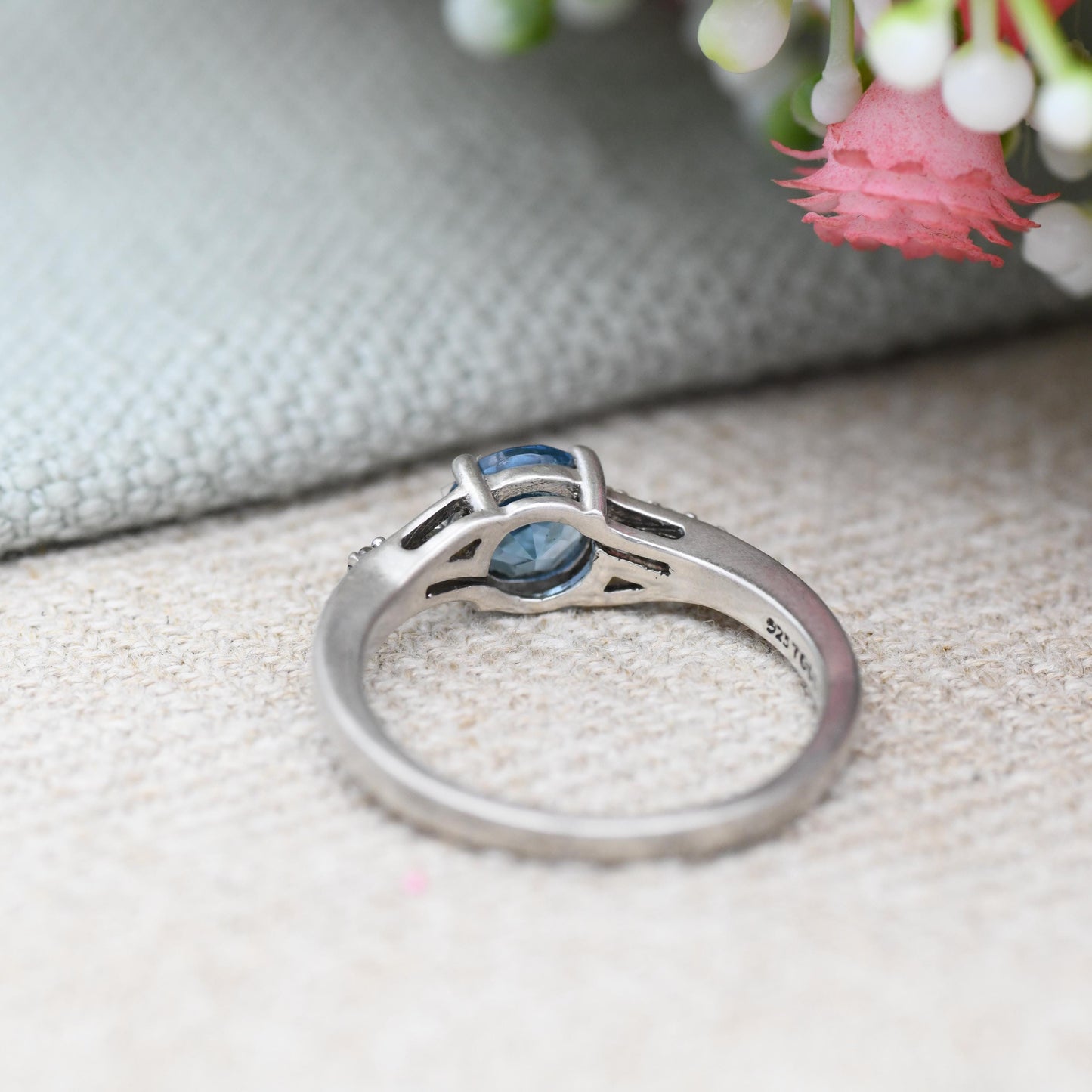 TGGC Sterling Silver Blue Stone Solitaire Ring with Side Stones - Gemstone Statement Ring Gift for Her | UK Size - P 1/2 | US Size - 8