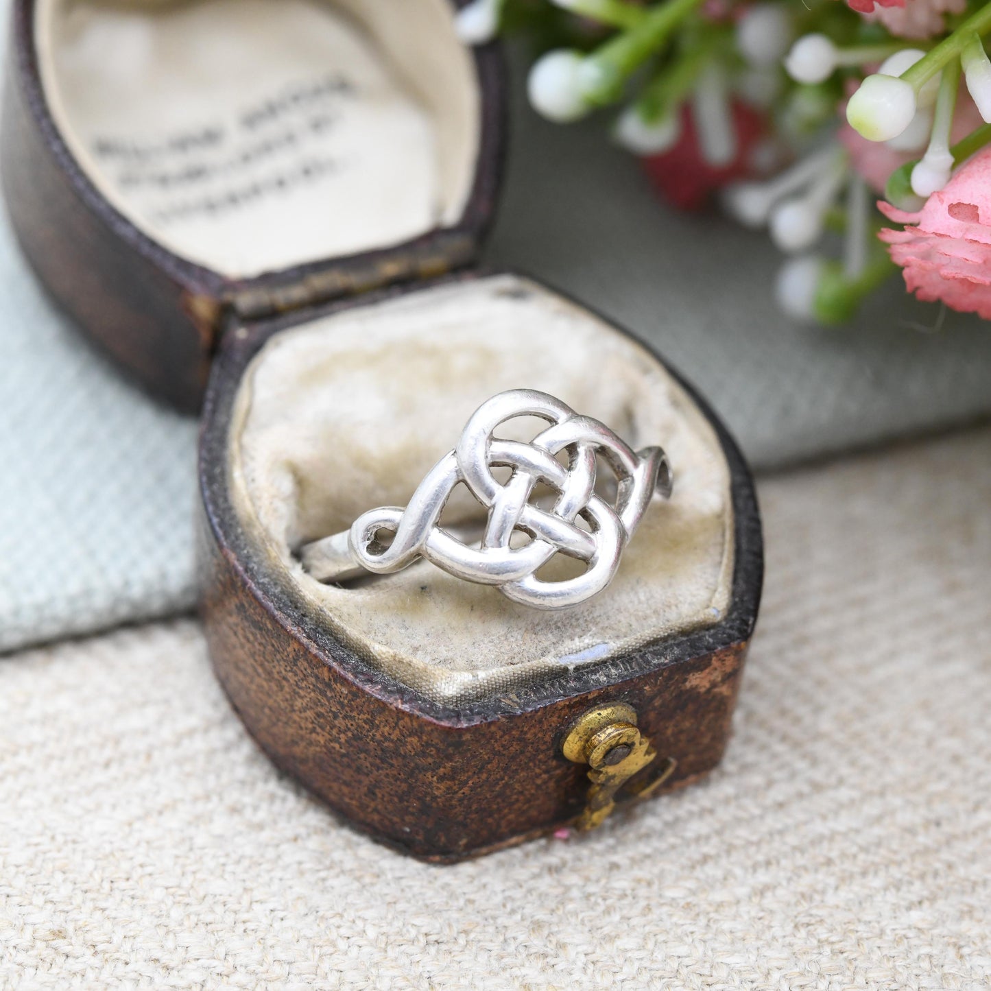 Vintage Sterling Silver Celtic Knot Ring Figure of 8 Shape - Unisex Twisted Design | UK Size - P 1/2 | US Size - 7 3/4