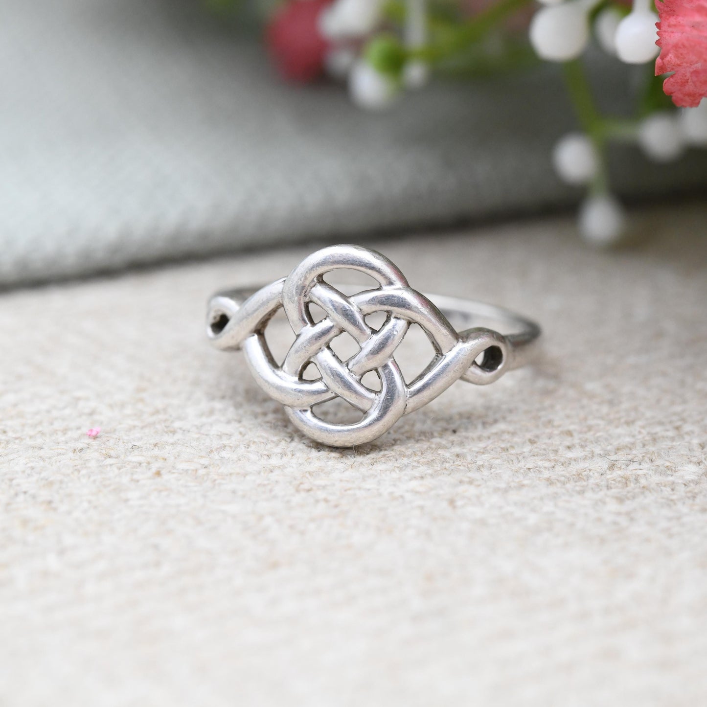 Vintage Sterling Silver Celtic Knot Ring Figure of 8 Shape - Unisex Twisted Design | UK Size - P 1/2 | US Size - 7 3/4