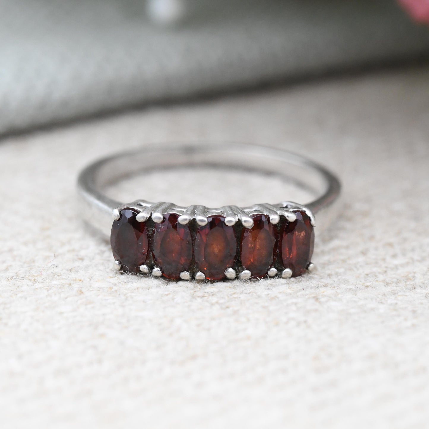 TGGC Sterling Silver Garnet Five Stone Ring - Pretty Mid-Century Statement Red Gemstone Cocktail Ring | UK Size - Q | US Size - 8