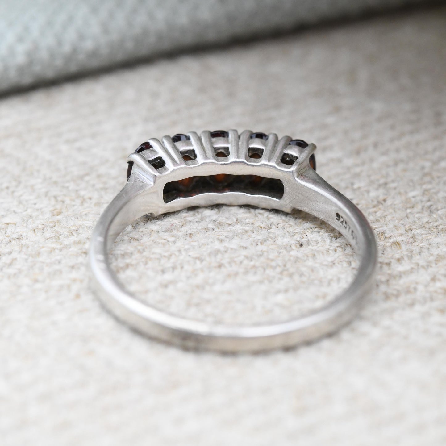 TGGC Sterling Silver Garnet Five Stone Ring - Pretty Mid-Century Statement Red Gemstone Cocktail Ring | UK Size - Q | US Size - 8