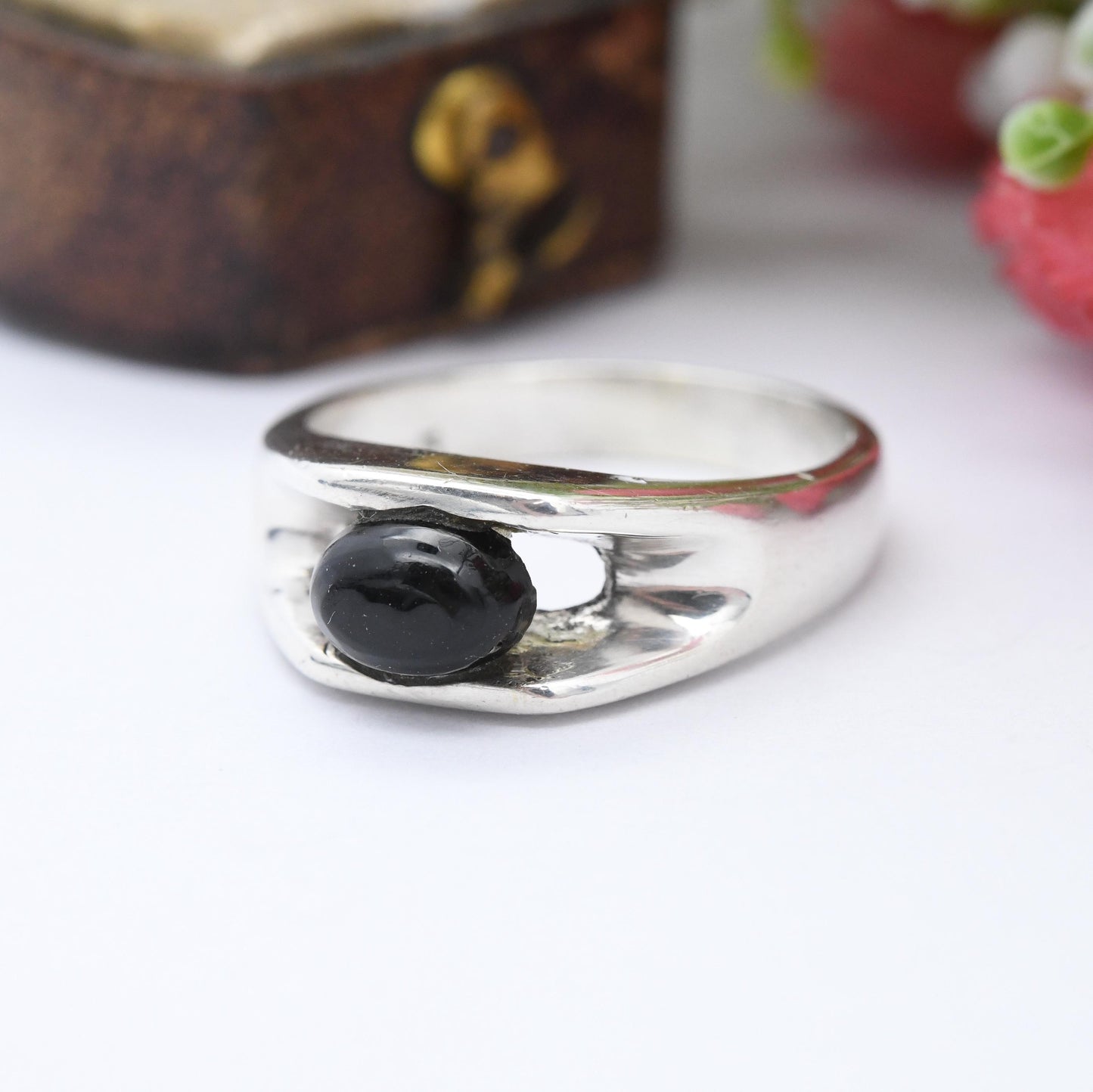Vintage Sterling Silver Black Stone Tension Ring - Solid Silver Statement Ring Minimalist Design | UK Size - N | US Size - 6 3/4