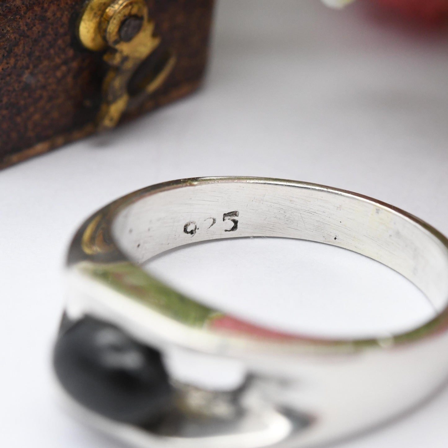 Vintage Sterling Silver Black Stone Tension Ring - Solid Silver Statement Ring Minimalist Design | UK Size - N | US Size - 6 3/4
