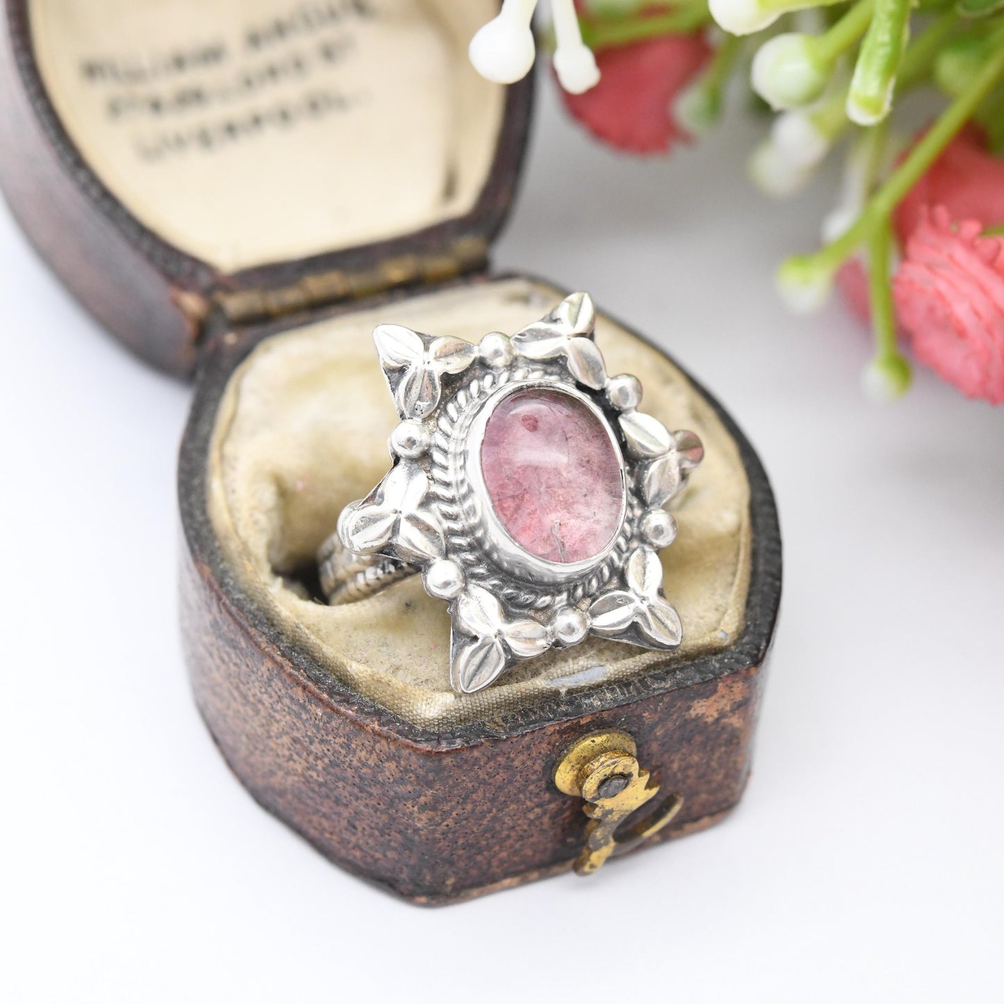 Vintage Sterling Silver Statement Ring with Pink Stone - Pretty Rope Twist Textured Ball Band Cabachon Stone | UK Size - J | US Size - 4 3/4