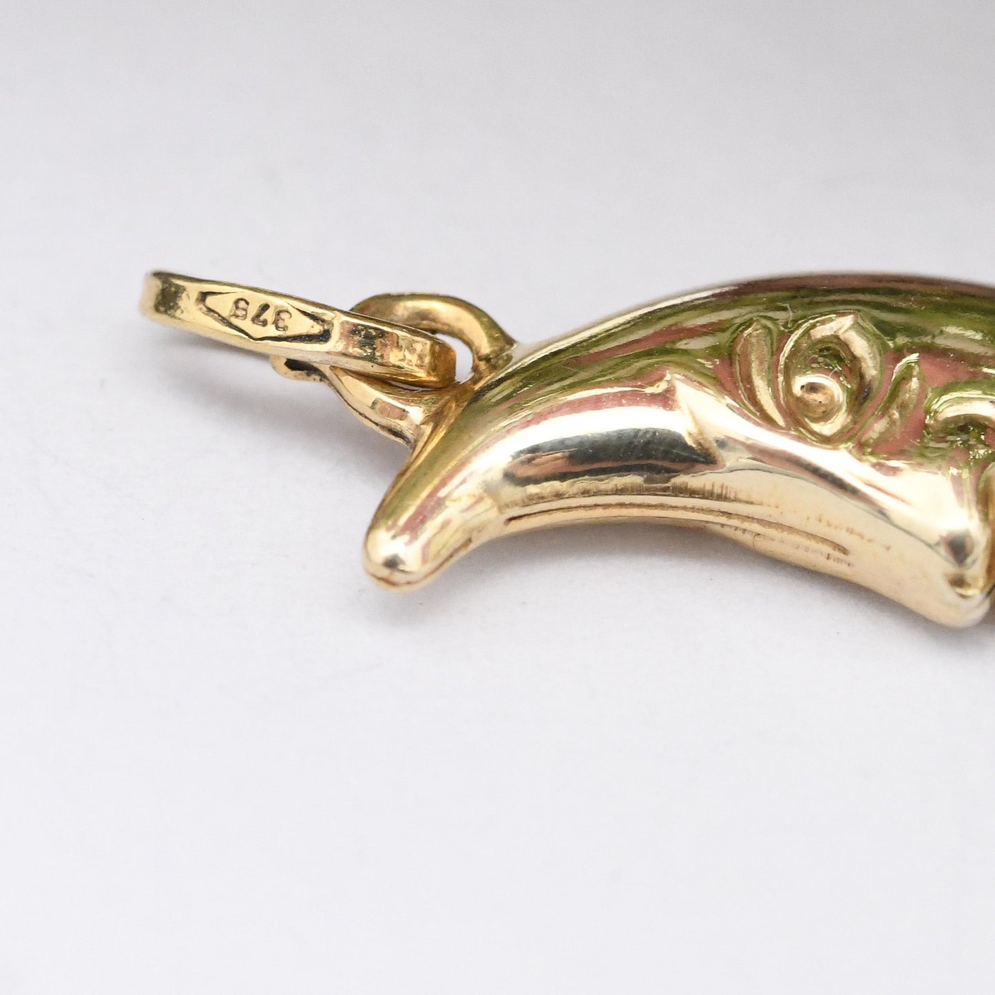 Vintage 9ct Gold Crescent Moon Pendant - Celestial Moon With Face Charm Pendant | Pretty Gift for Charm Necklace Stack | Double Sided 3D