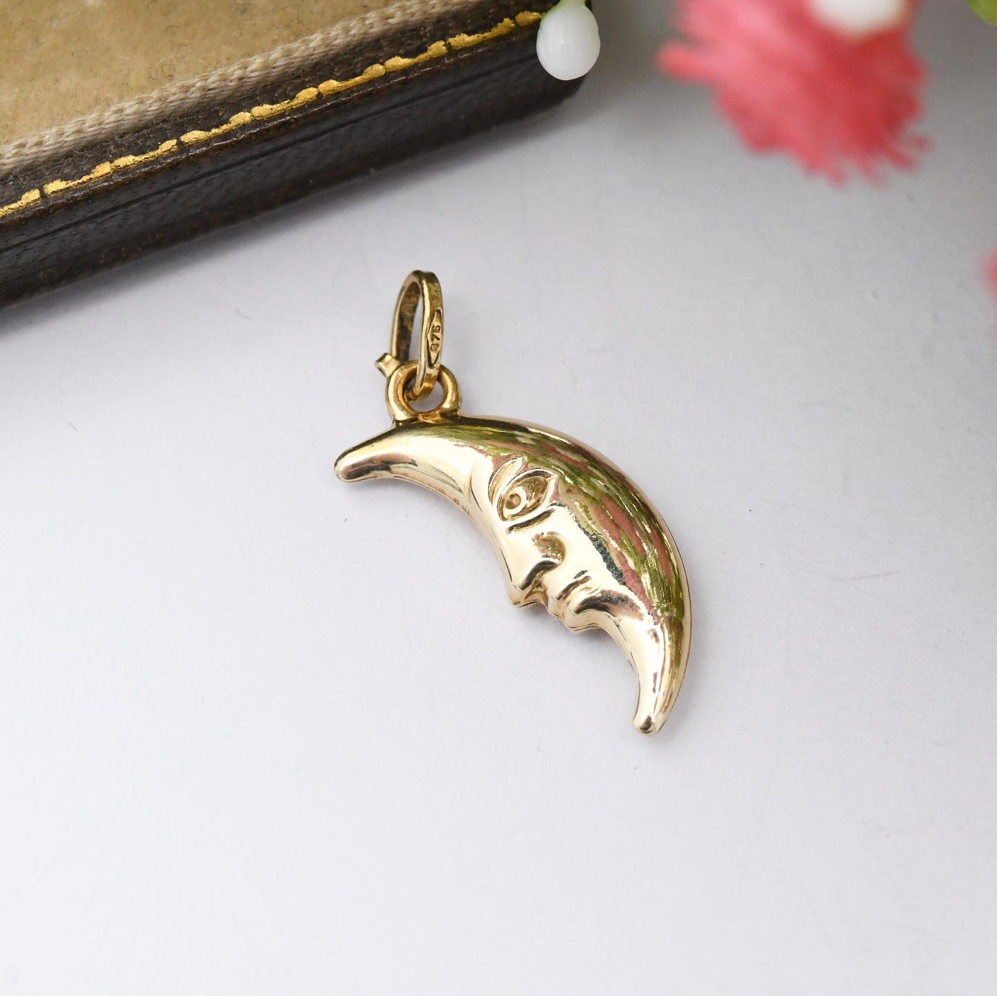 Vintage 9ct Gold Crescent Moon Pendant - Celestial Moon With Face Charm Pendant | Pretty Gift for Charm Necklace Stack | Double Sided 3D