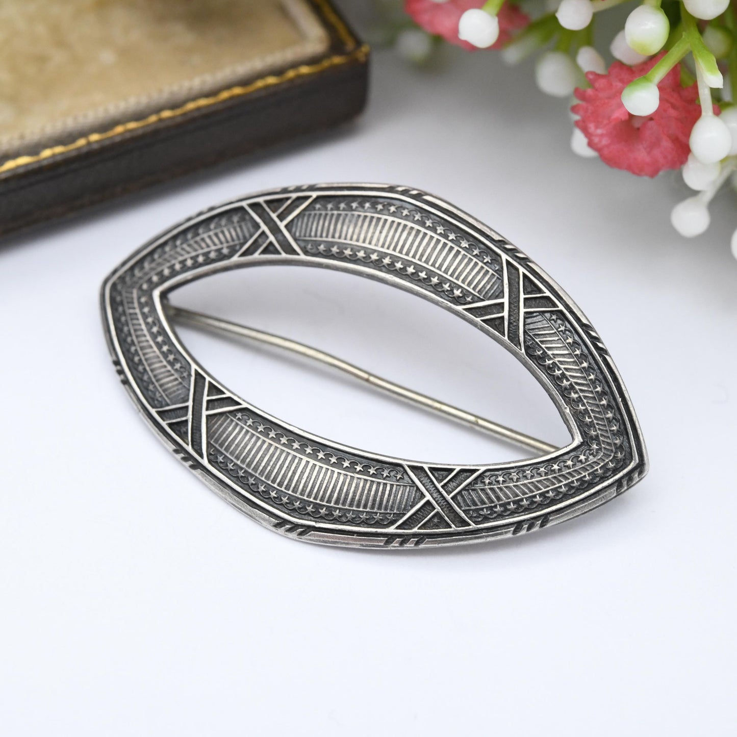 Vintage William Kerr & Co Sterling Silver Brooch Pointed Oval - Lines and Crosses Textured Design | Collectable American Designer Jewellery