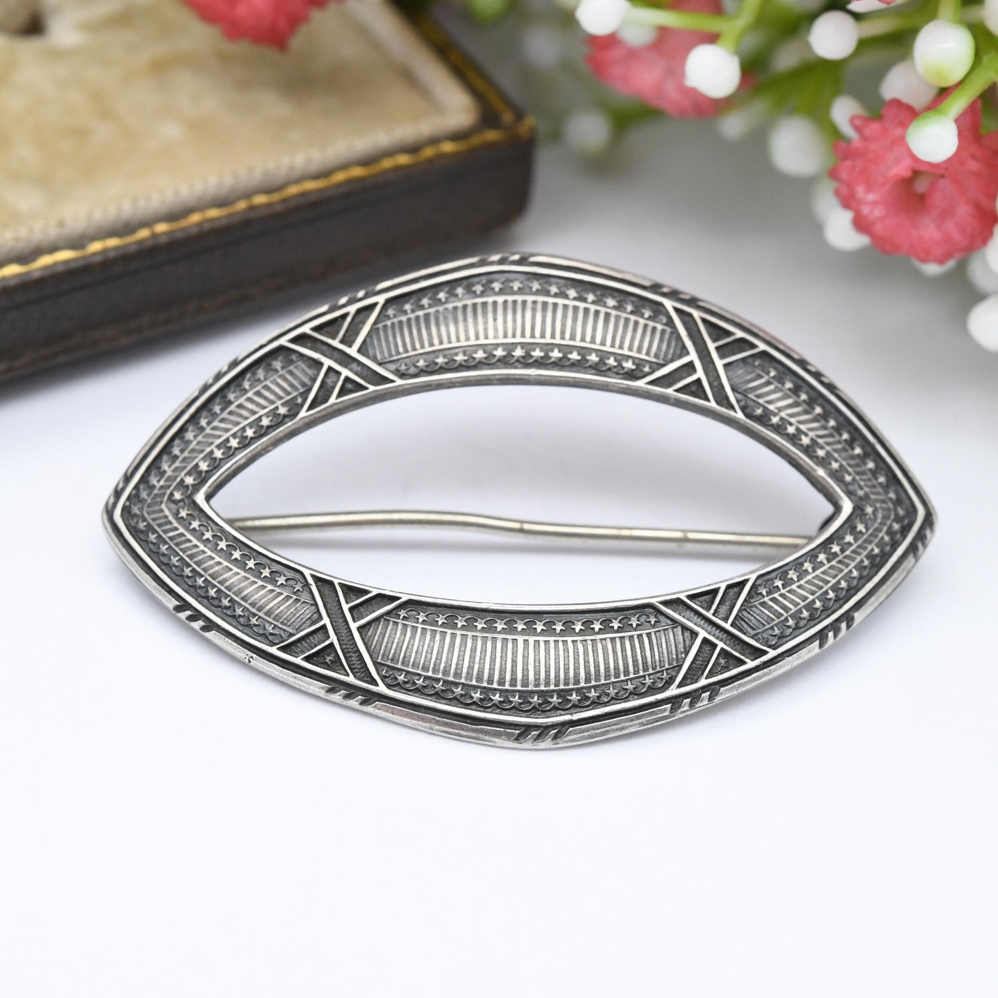 Vintage William Kerr & Co Sterling Silver Brooch Pointed Oval - Lines and Crosses Textured Design | Collectable American Designer Jewellery