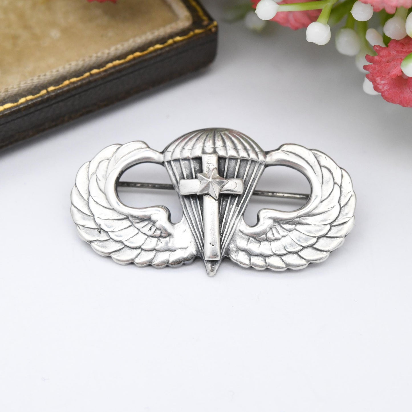 Vintage US Amico Sterling Silver Airborne Chaplain Jump Wings Brooch Parachutists Badge with Combat Jump Device Star - Militaria Souvenir