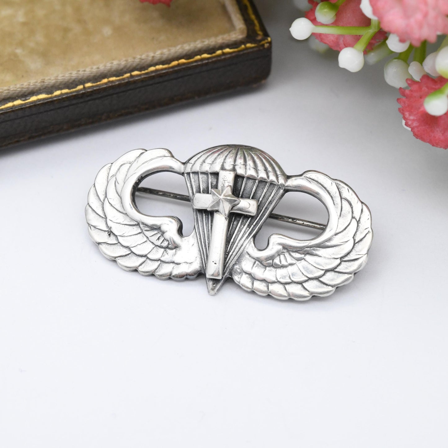 Vintage US Amico Sterling Silver Airborne Chaplain Jump Wings Brooch Parachutists Badge with Combat Jump Device Star - Militaria Souvenir