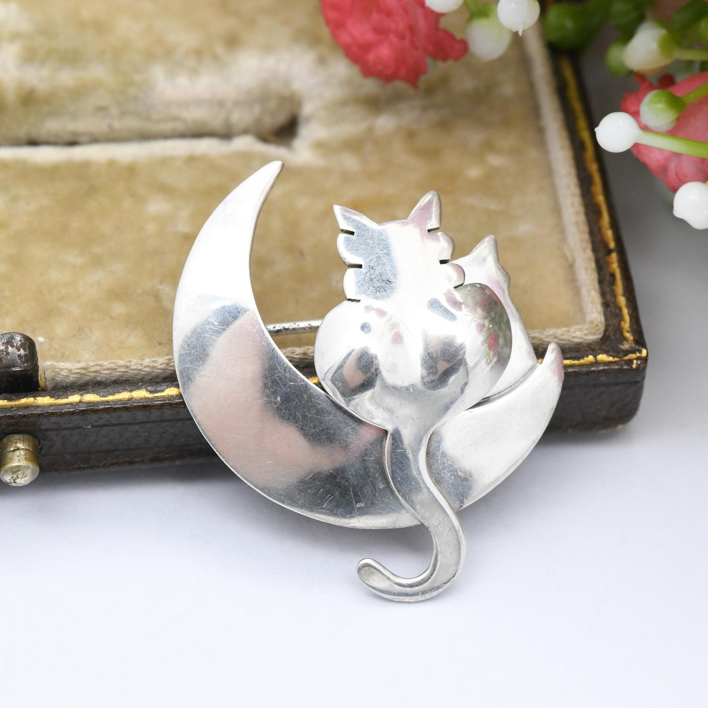 Vintage Sterling Silver Cat on a Crescent Moon Brooch by Far Fetched - Mexico Minimalist Modernist Designer | Silhouette Moon Animal Brooch