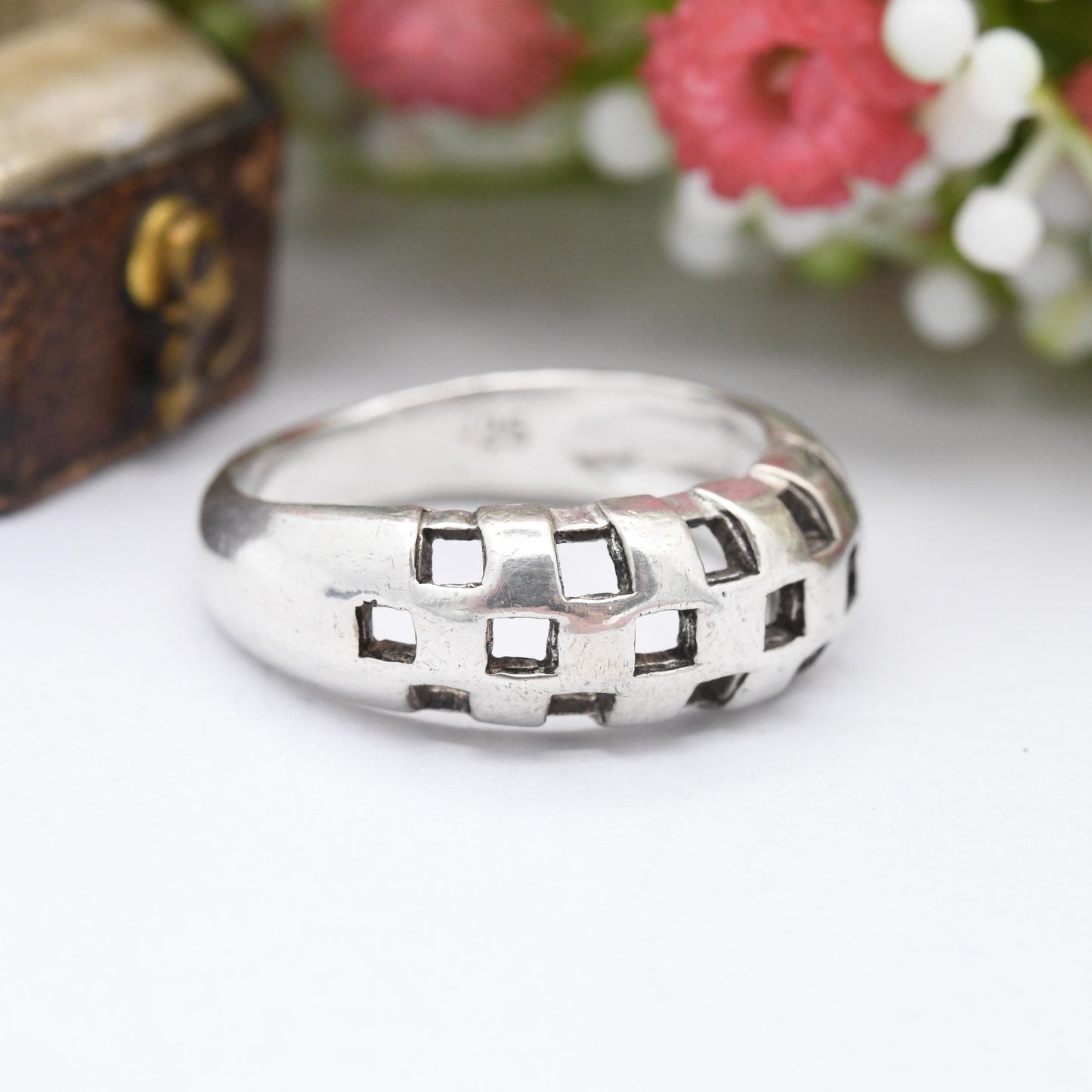 Vintage Sterling Silver Chequered Band Ring - Check Design Openwork Square Design Unisex Modernist Style | UK Size - Q 1/2 US Size - 8 1/2