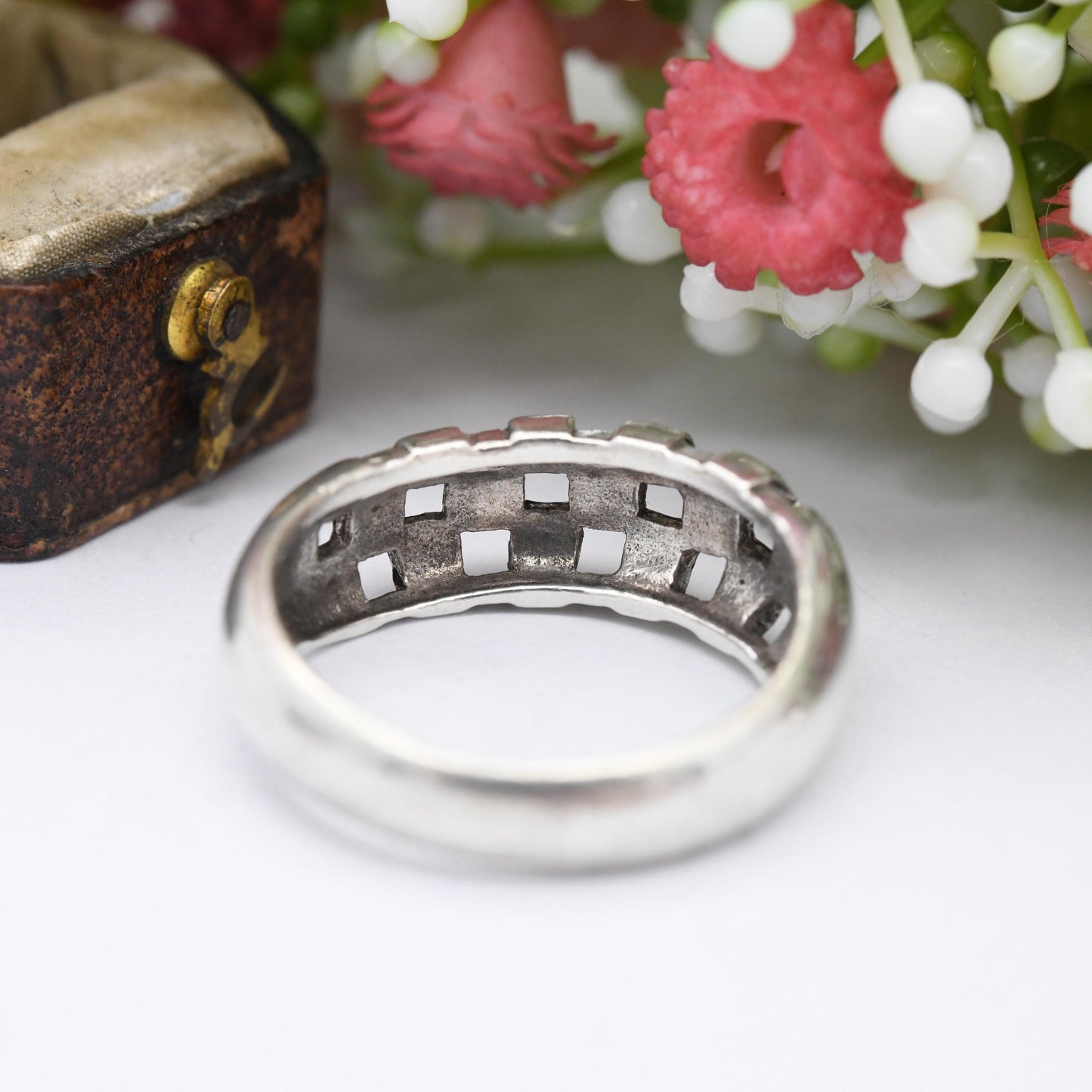 Vintage Sterling Silver Chequered Band Ring - Check Design Openwork Square Design Unisex Modernist Style | UK Size - Q 1/2 US Size - 8 1/2