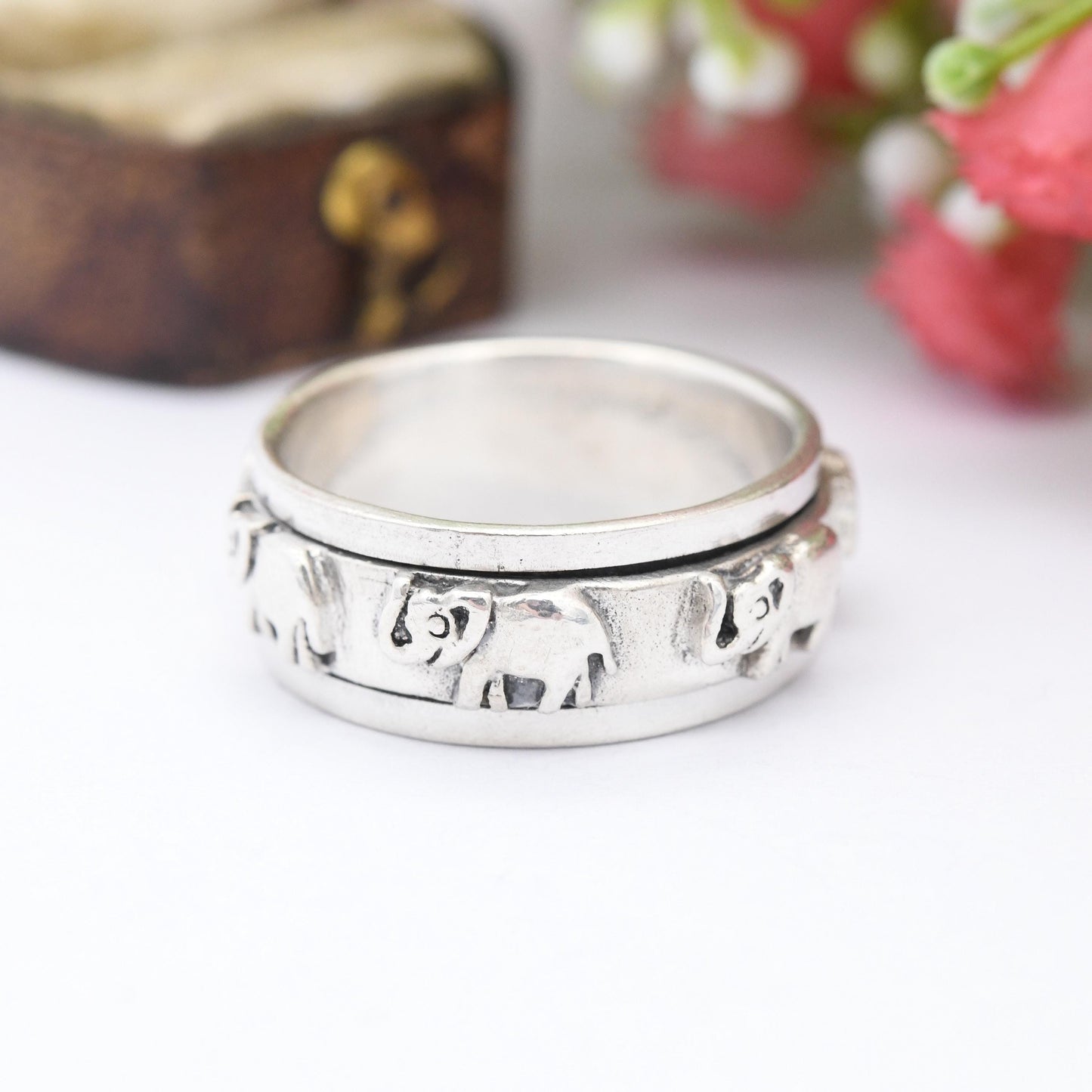 Vintage Sterling Silver Elephant Spinner Ring - Chunky Animal Jewellery Gift for Nature Lover Traveller | UK Size - T 1/2 | US Size - 10