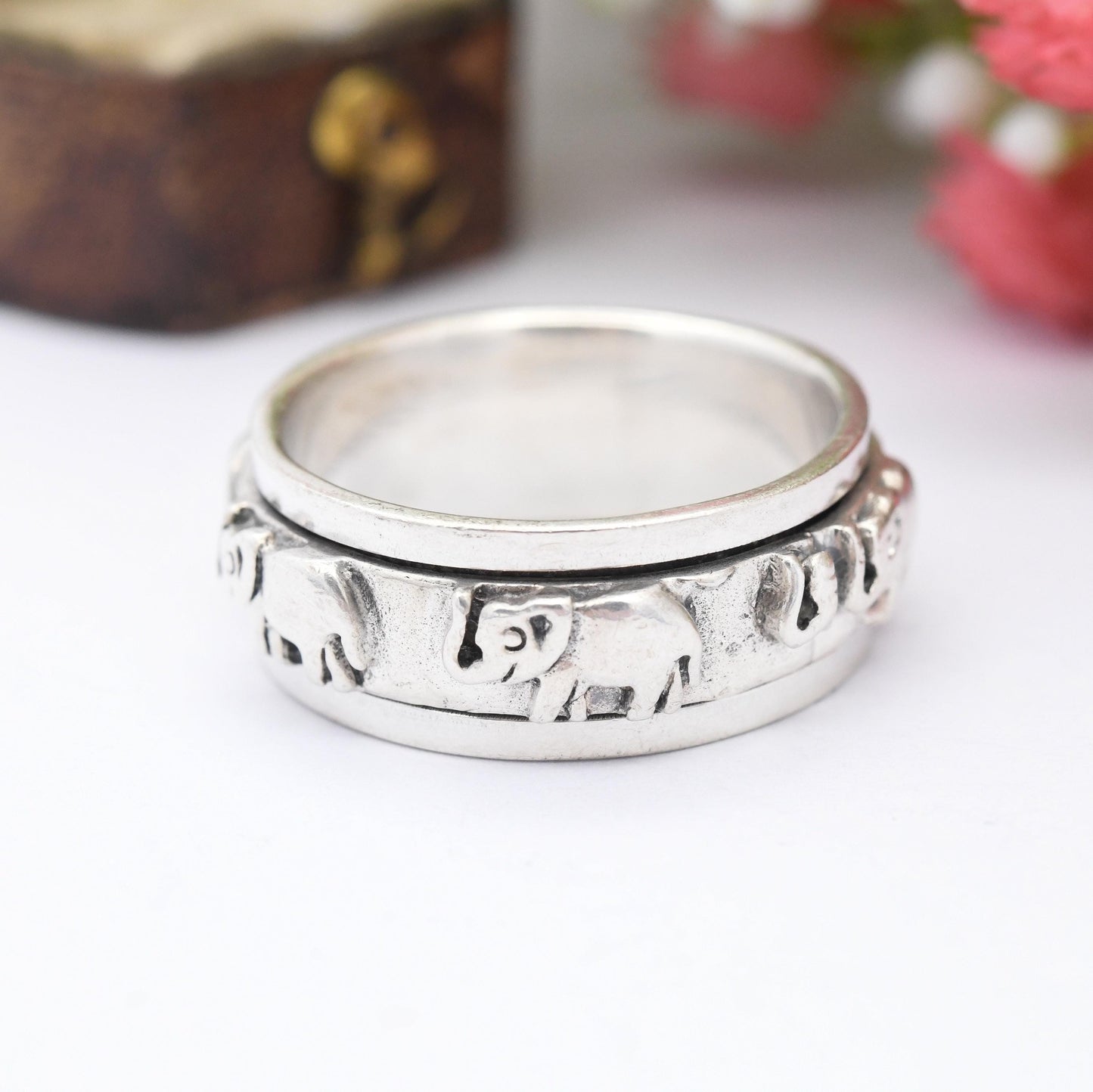 Vintage Sterling Silver Elephant Spinner Ring - Chunky Animal Jewellery Gift for Nature Lover Traveller | UK Size - T 1/2 | US Size - 10