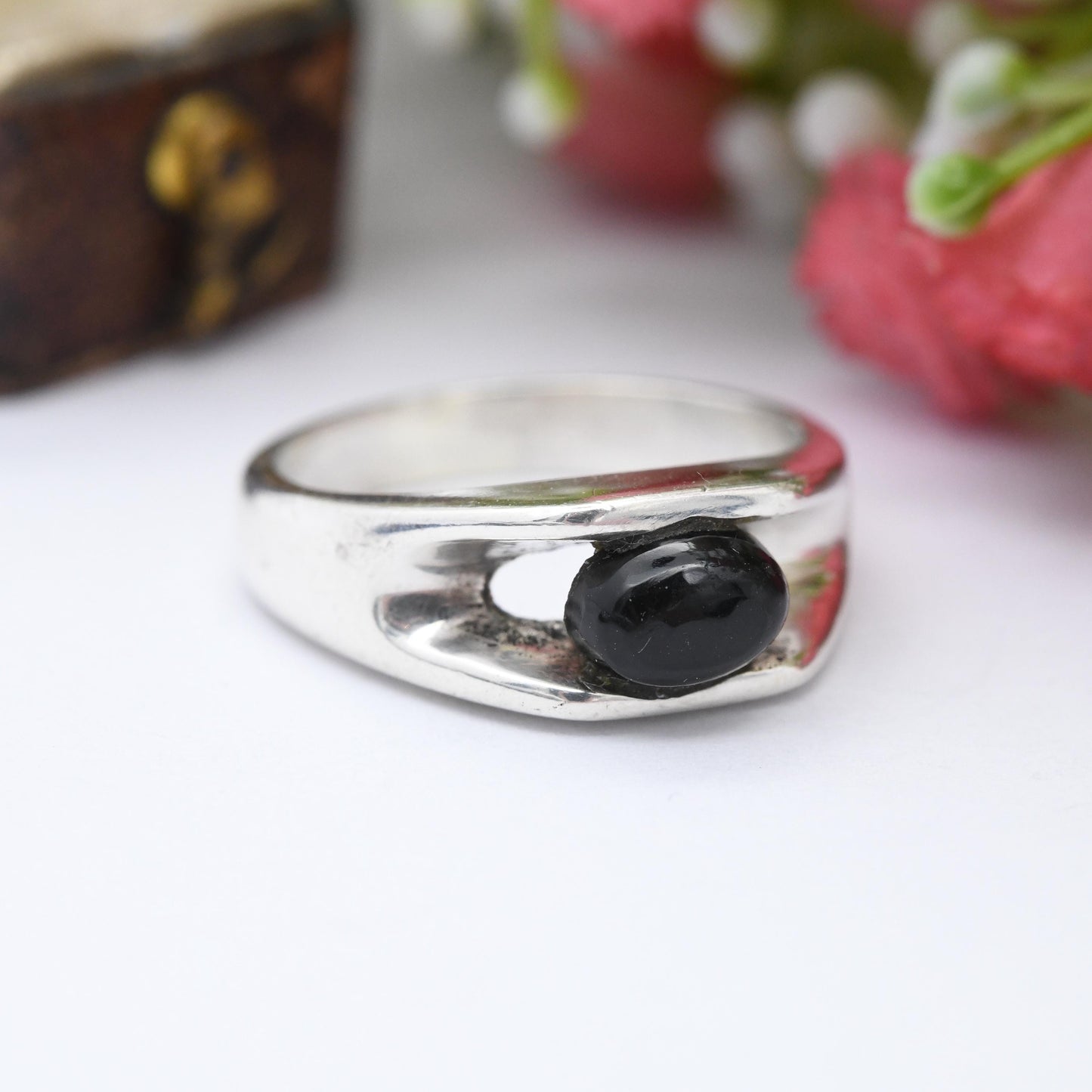 Vintage Sterling Silver Black Stone Tension Ring - Solid Silver Statement Ring Minimalist Design | UK Size - N | US Size - 6 3/4