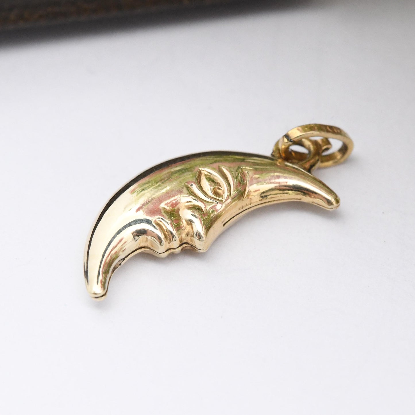 Vintage 9ct Gold Crescent Moon Pendant - Celestial Moon With Face Charm Pendant | Pretty Gift for Charm Necklace Stack | Double Sided 3D