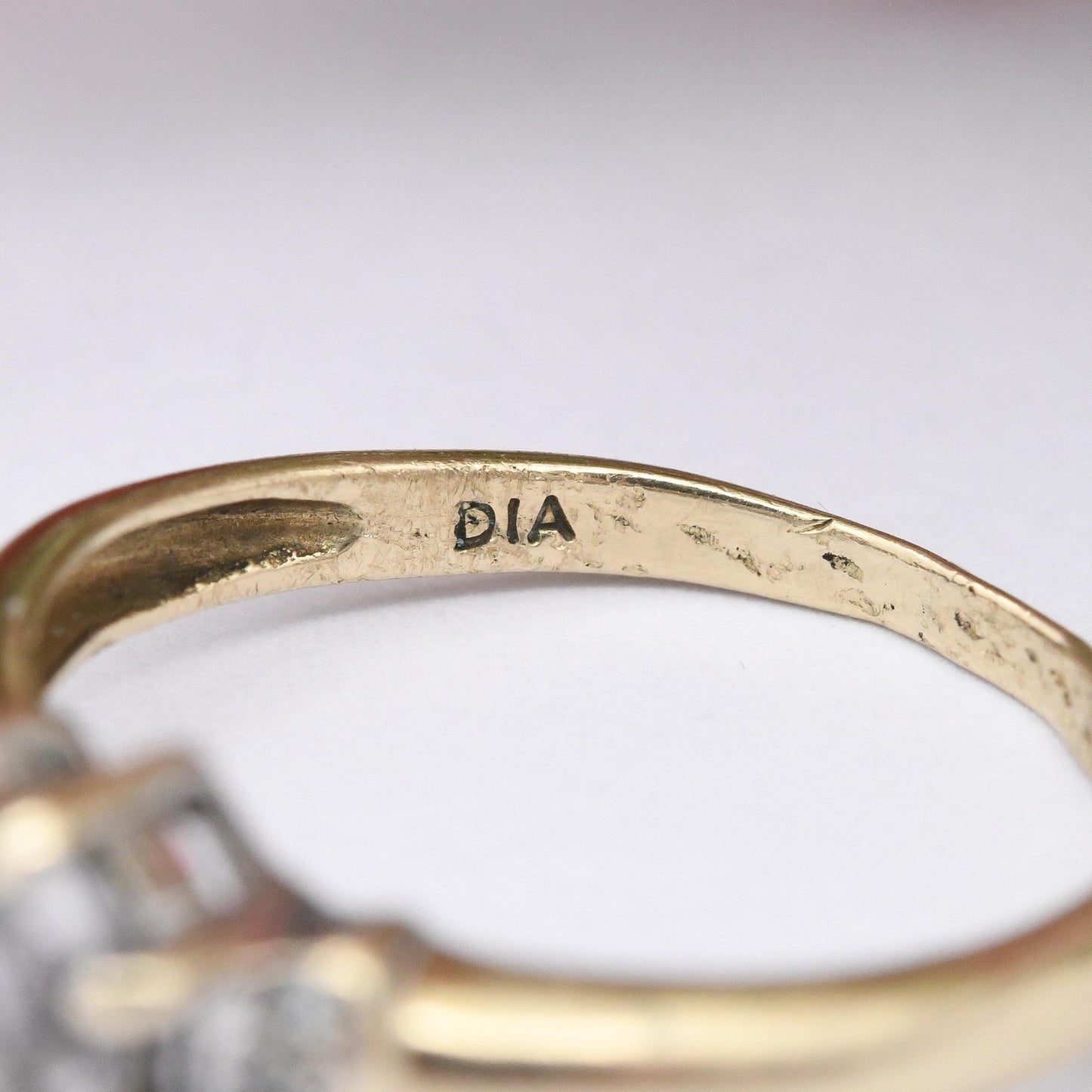 Vintage 9ct Gold Quartz Solitaire Ring with Diamond Side Stones 1996 - Oval Stone Engagement Pretty Gift | UK Size - I 1/2 | US Size - 4 1/2