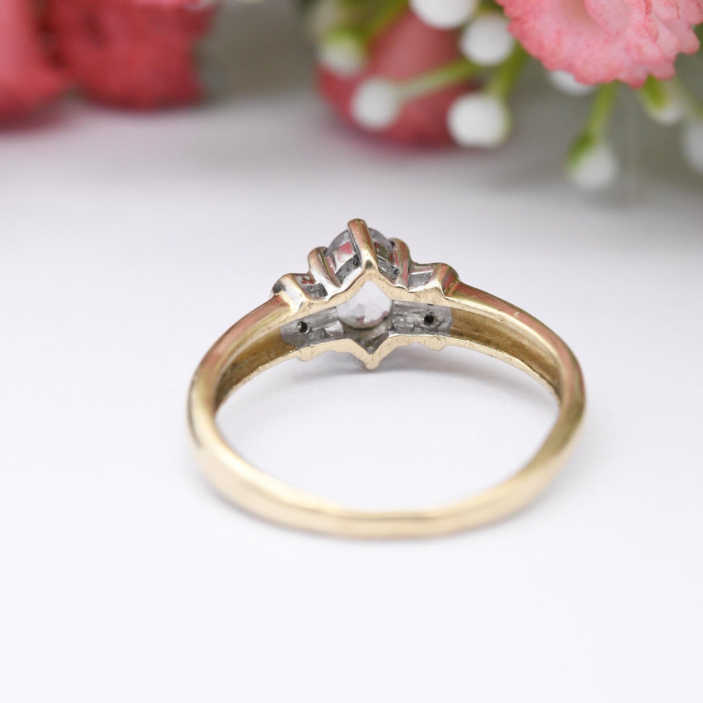 Vintage 9ct Gold Quartz Solitaire Ring with Diamond Side Stones 1996 - Oval Stone Engagement Pretty Gift | UK Size - I 1/2 | US Size - 4 1/2