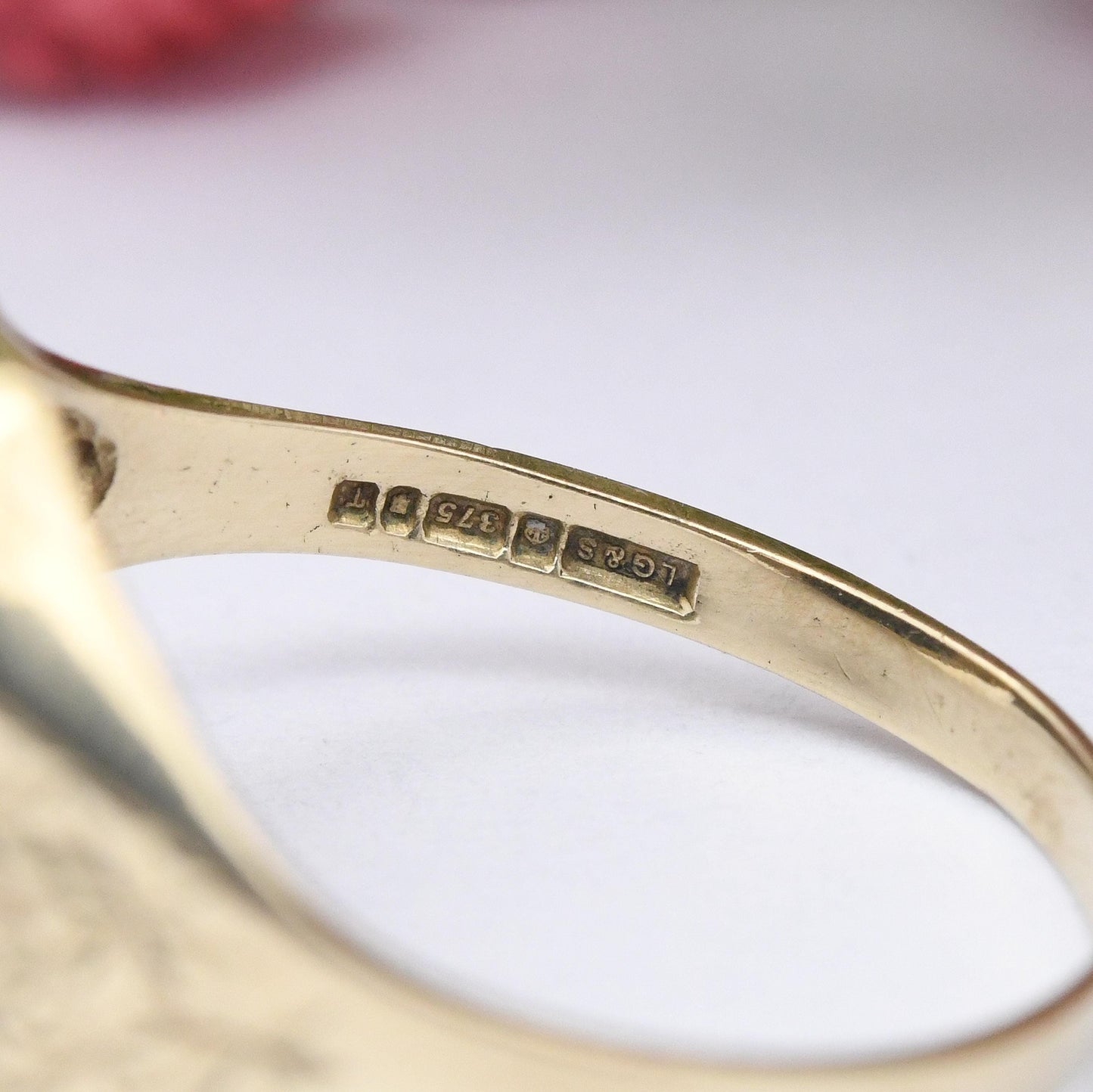 Reserved** Vintage 9ct Gold Onyx Signet Ring 1993 Star Shoulder - Diamond Cut Celestial Jewellery Boyfriend Gift | UK Size - S | US Size - 9