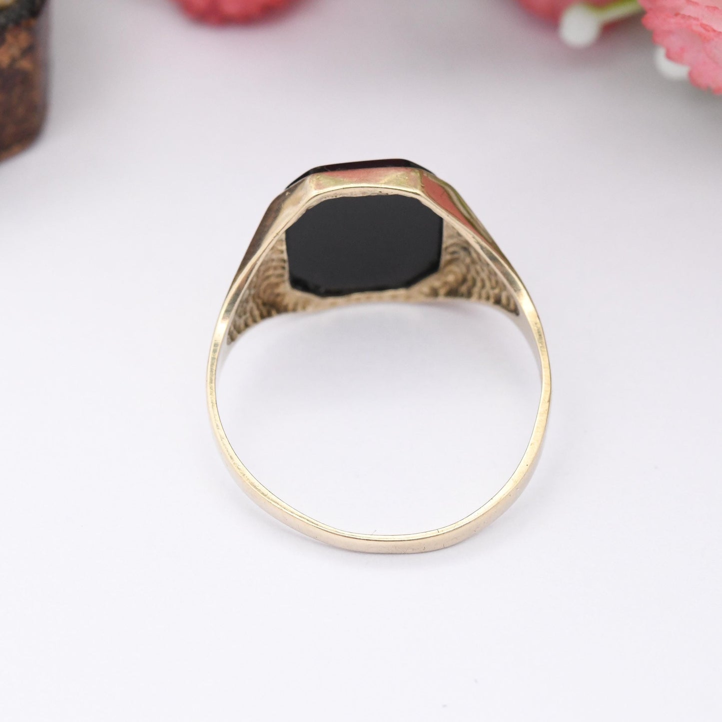 Reserved** Vintage 9ct Gold Onyx Signet Ring 1993 Star Shoulder - Diamond Cut Celestial Jewellery Boyfriend Gift | UK Size - S | US Size - 9