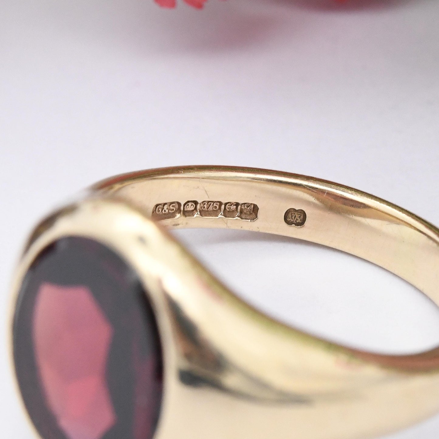 Vintage 9ct Gold Garnet Signet Ring 1998 - Chunky Large Men's Ring Faceted Red Stone Jewellery Gift for Him | UK Size T 1/2 | US Size 9 3/4