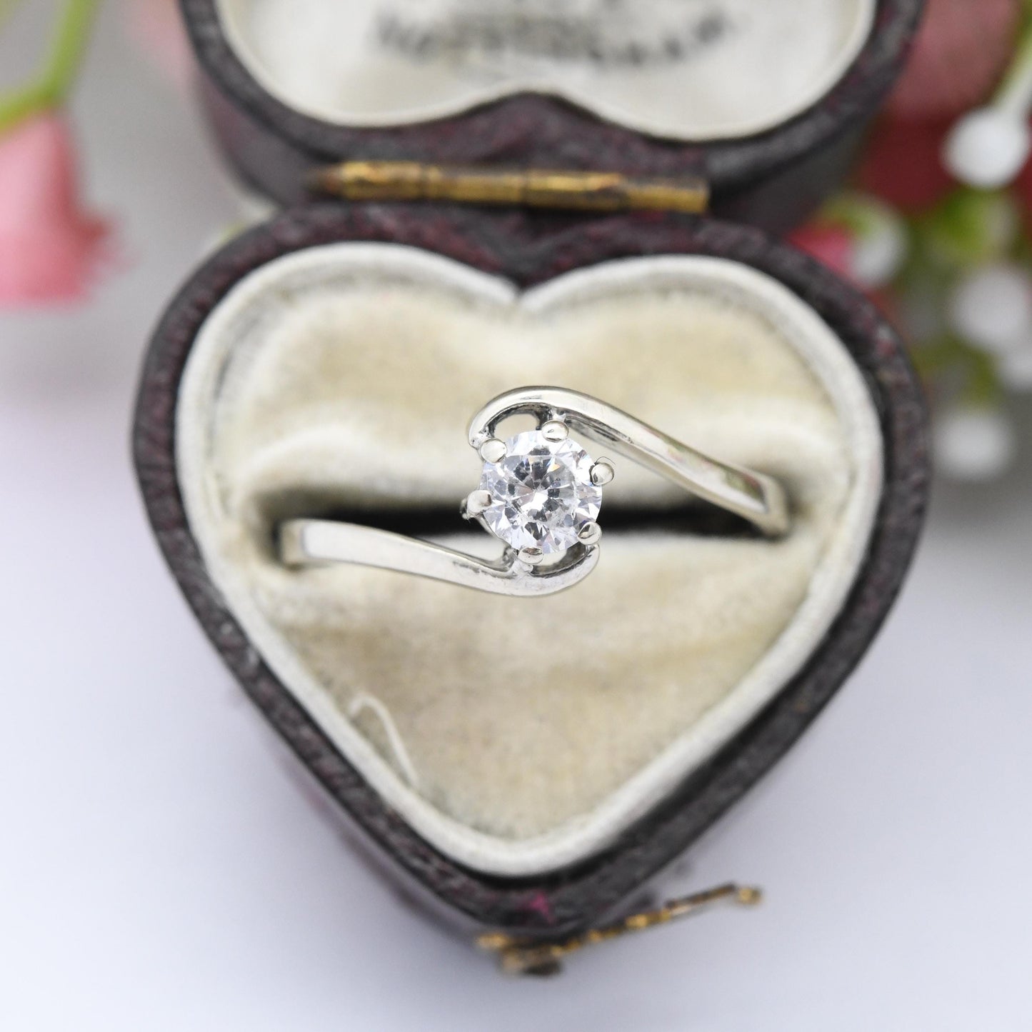 Vintage 9ct White Gold Solitaire Twist Ring CZ - Bypass Style Solitaire Engagement Ring | UK Size - N | US Size - 6 1/2