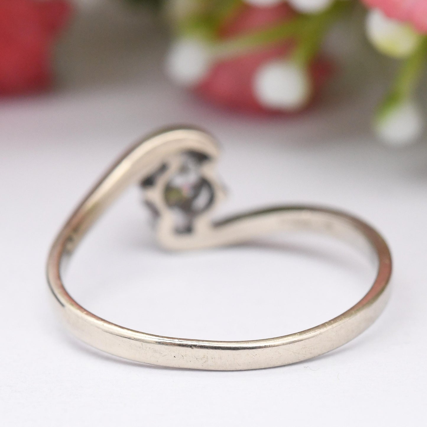 Vintage 9ct White Gold Solitaire Twist Ring CZ - Bypass Style Solitaire Engagement Ring | UK Size - N | US Size - 6 1/2