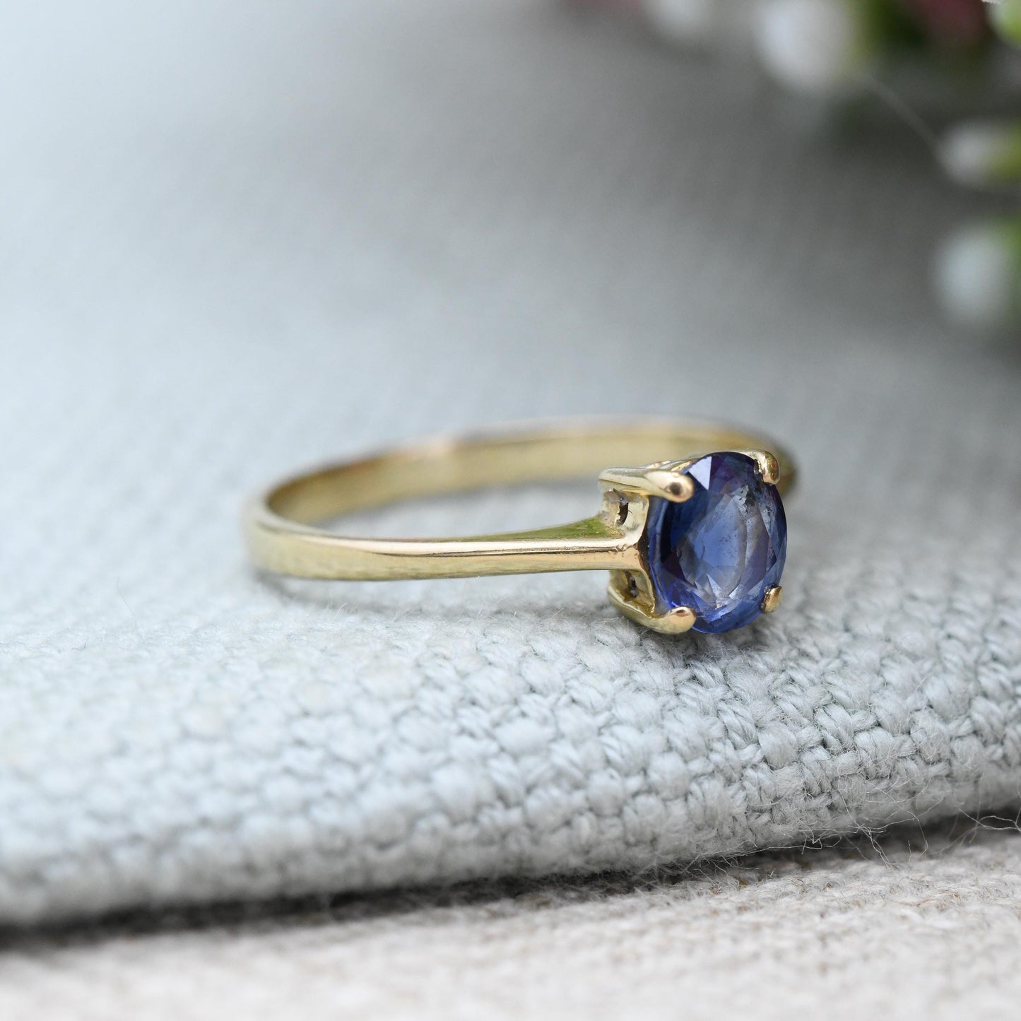 Vintage 18ct Gold Sapphire Solitaire Ring - Blue Gemstone Engagement Ring | September Birthstone Jewellery | UK Size - L | US Size - 5 3/4