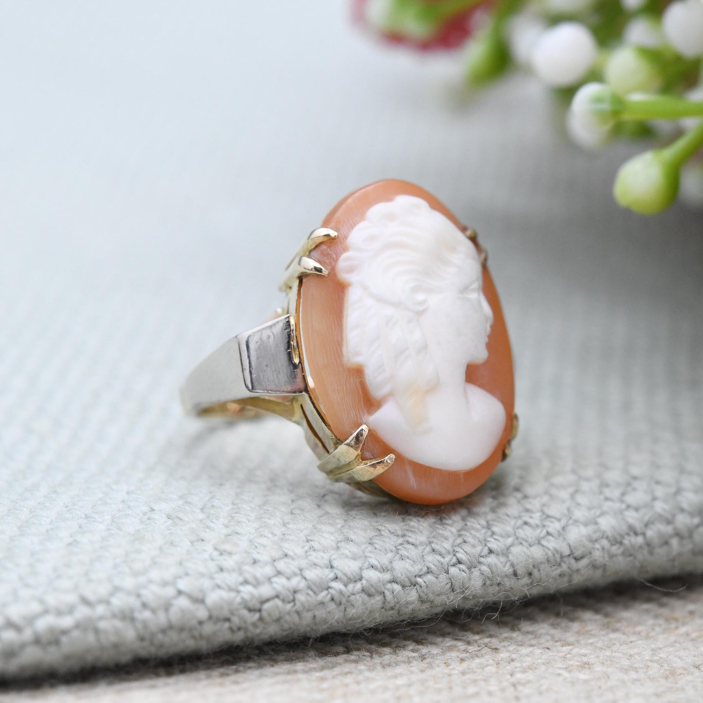 Vintage 9ct Gold Cameo Ring 1960 by W T Toghill WTT&Co - Oval Shell Portrait Face Profile Statement Ring | UK Size - G 1/2 | US Size - 3 1/2