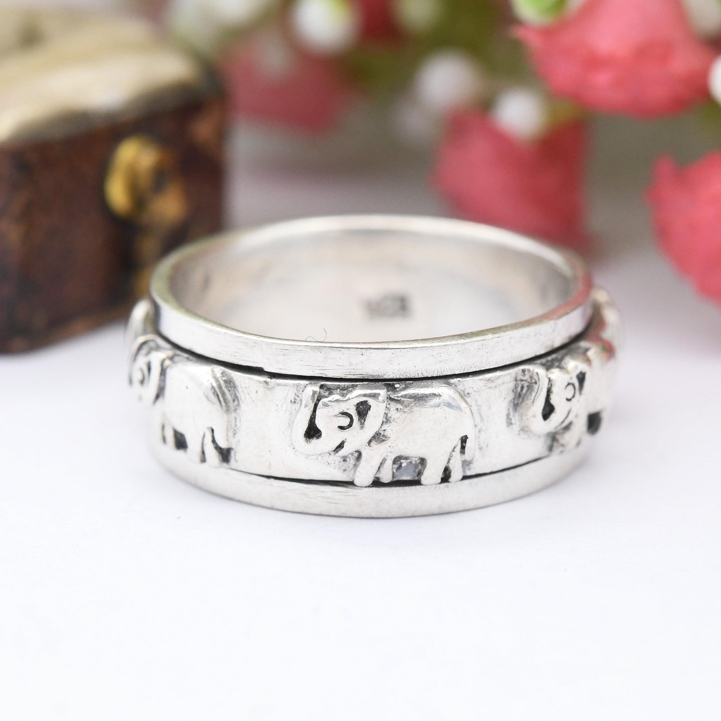 Vintage Sterling Silver Elephant Spinner Ring - Chunky Animal Jewellery Gift for Nature Lover Traveller | UK Size - T 1/2 | US Size - 10