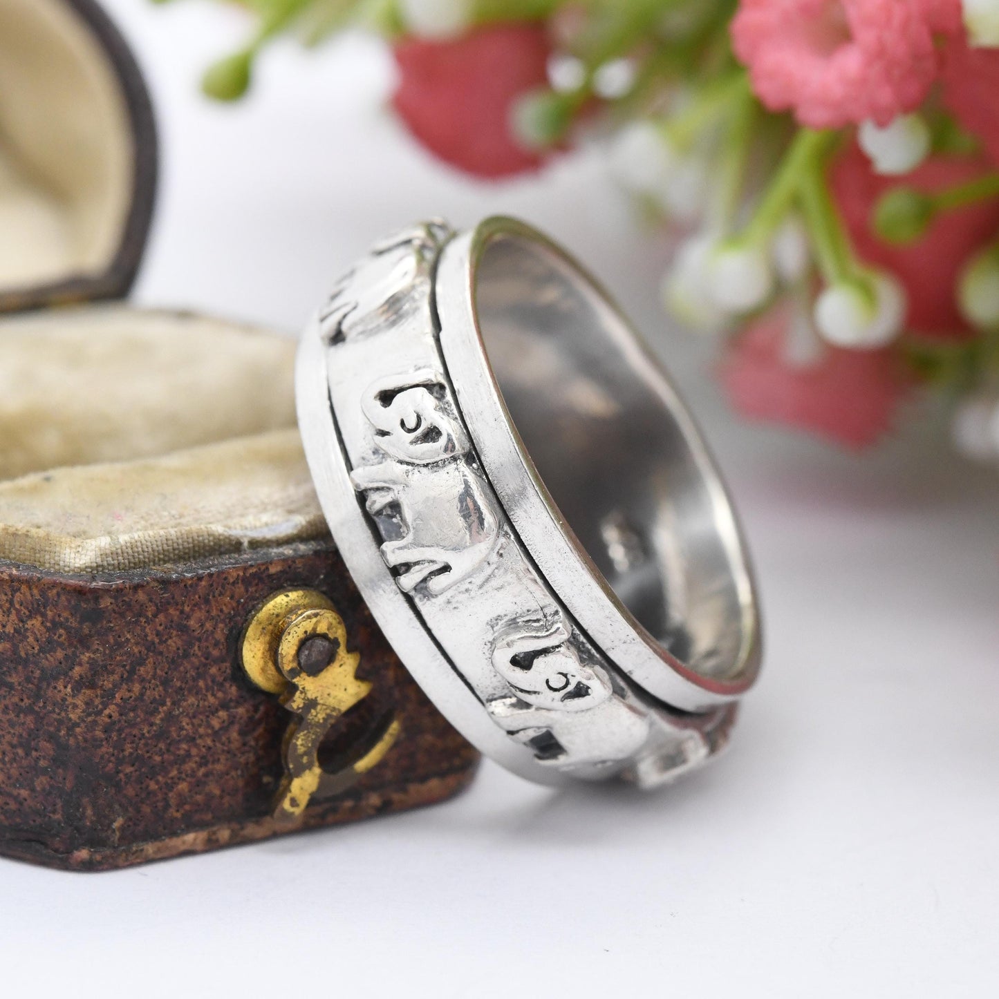Vintage Sterling Silver Elephant Spinner Ring - Chunky Animal Jewellery Gift for Nature Lover Traveller | UK Size - T 1/2 | US Size - 10