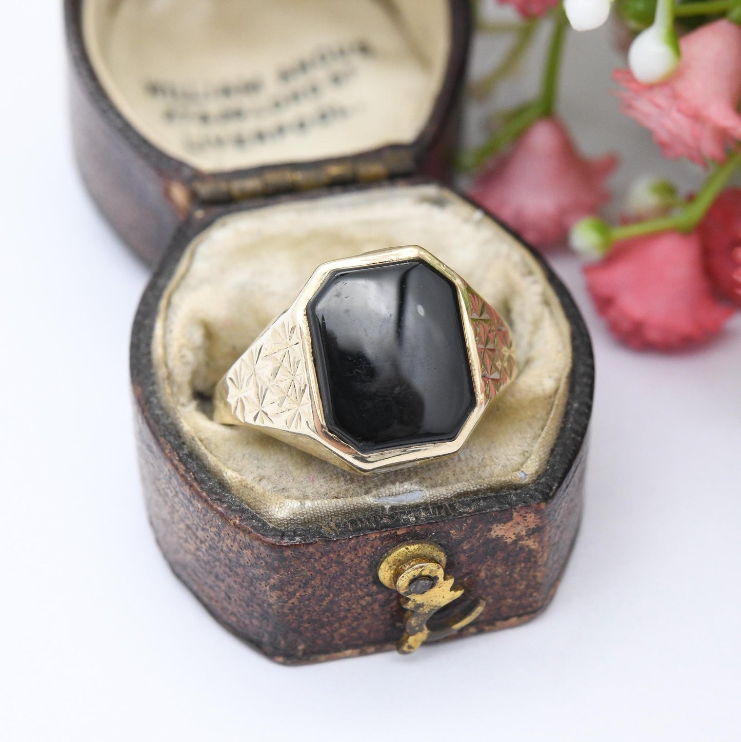 Reserved** Vintage 9ct Gold Onyx Signet Ring 1993 Star Shoulder - Diamond Cut Celestial Jewellery Boyfriend Gift | UK Size - S | US Size - 9