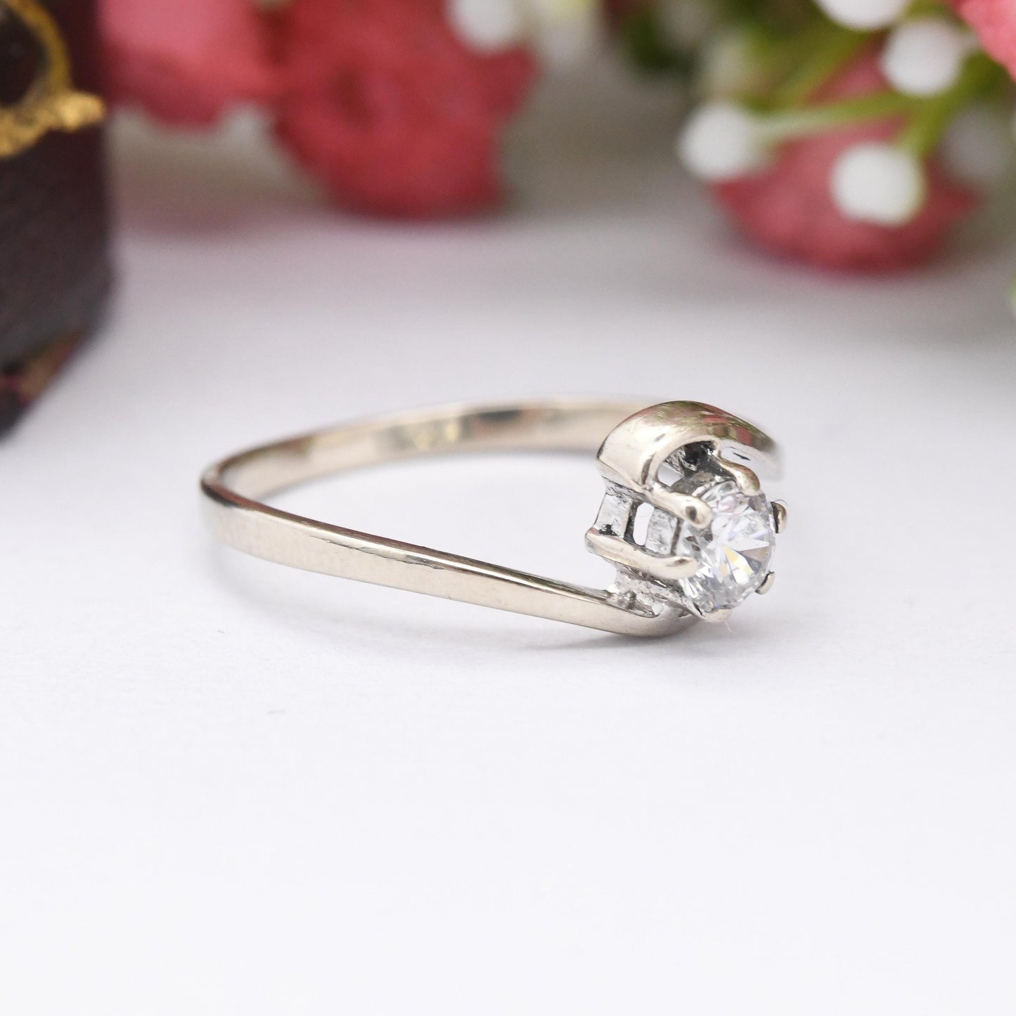 Vintage 9ct White Gold Solitaire Twist Ring CZ - Bypass Style Solitaire Engagement Ring | UK Size - N | US Size - 6 1/2