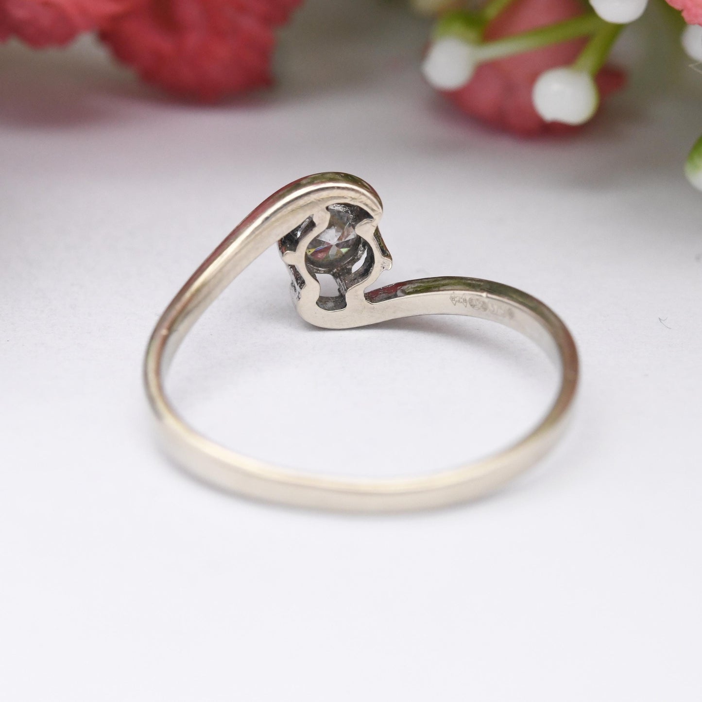 Vintage 9ct White Gold Solitaire Twist Ring CZ - Bypass Style Solitaire Engagement Ring | UK Size - N | US Size - 6 1/2